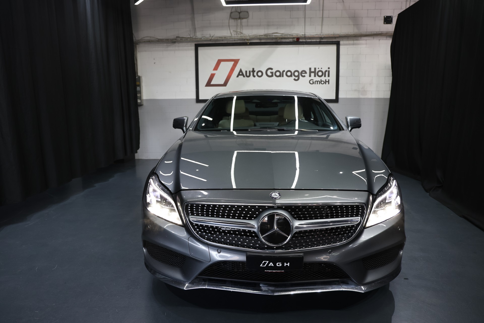 MERCEDES-BENZ CLS 500 4Matic 9G-Tronic VOLL OZ Pano H&K-image-27