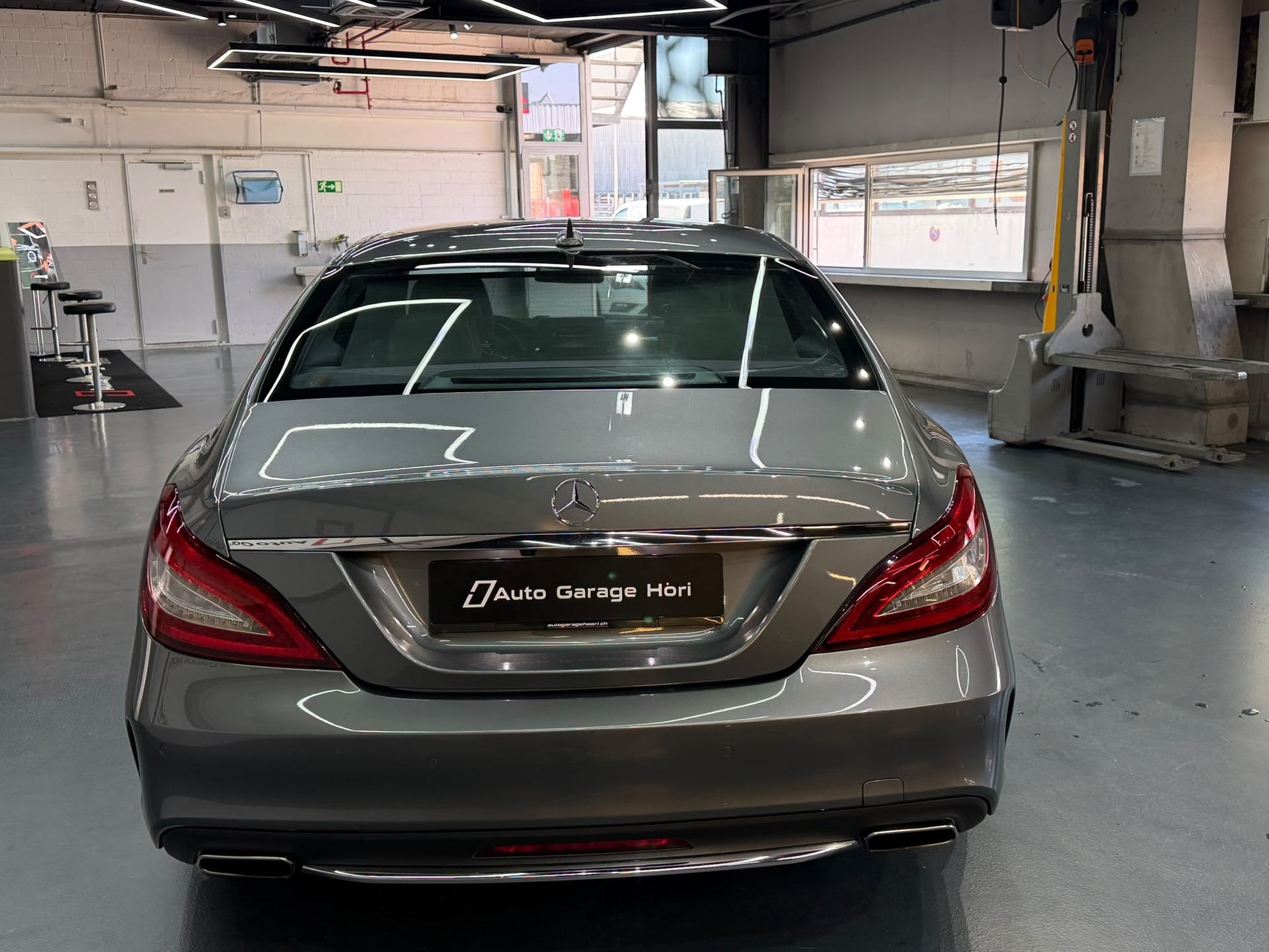 MERCEDES-BENZ CLS 500 4Matic 9G-Tronic VOLL OZ Pano H&K-image-3