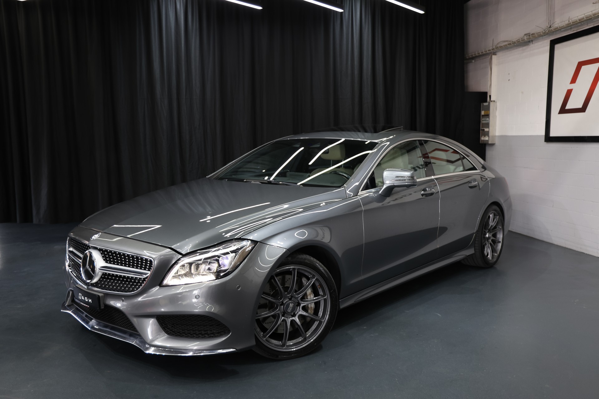 MERCEDES-BENZ CLS 500 4Matic 9G-Tronic VOLL OZ Pano H&K