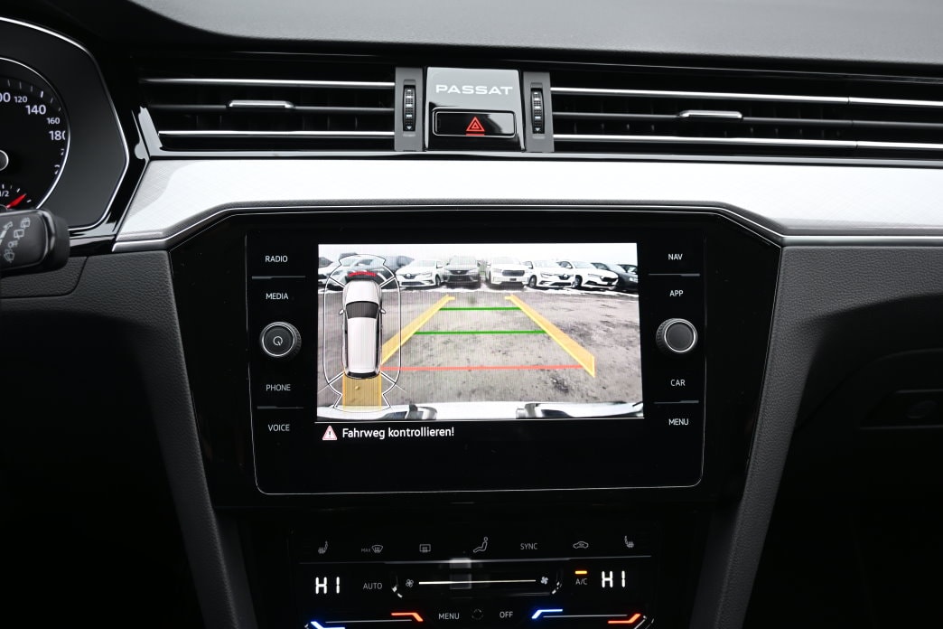 VW Passat Variant 1.4 TSI GTE Hybrid DSG-image-11