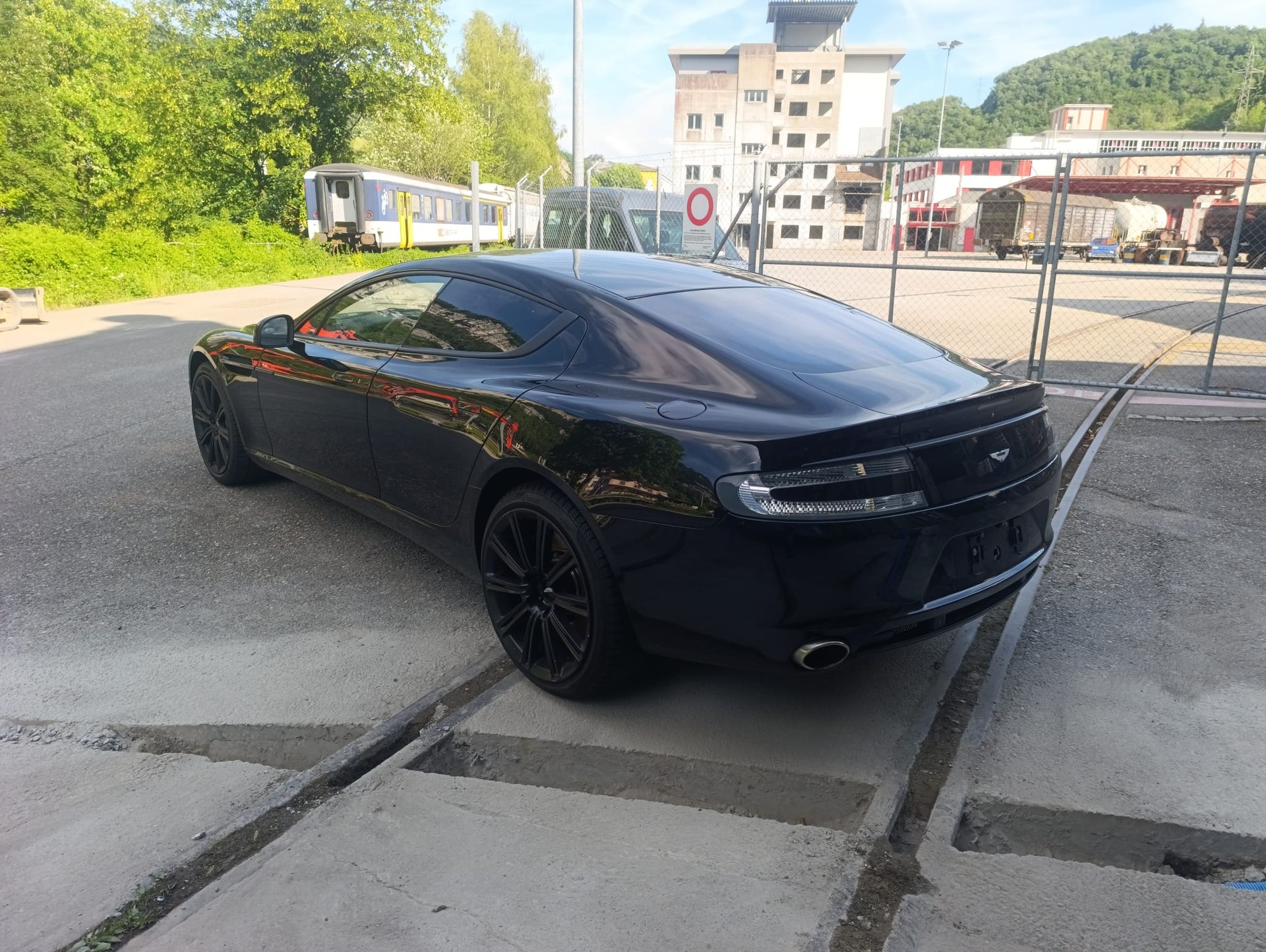 ASTON MARTIN Rapide 5.9 V12 Touchtronic 2-showroom-element-2