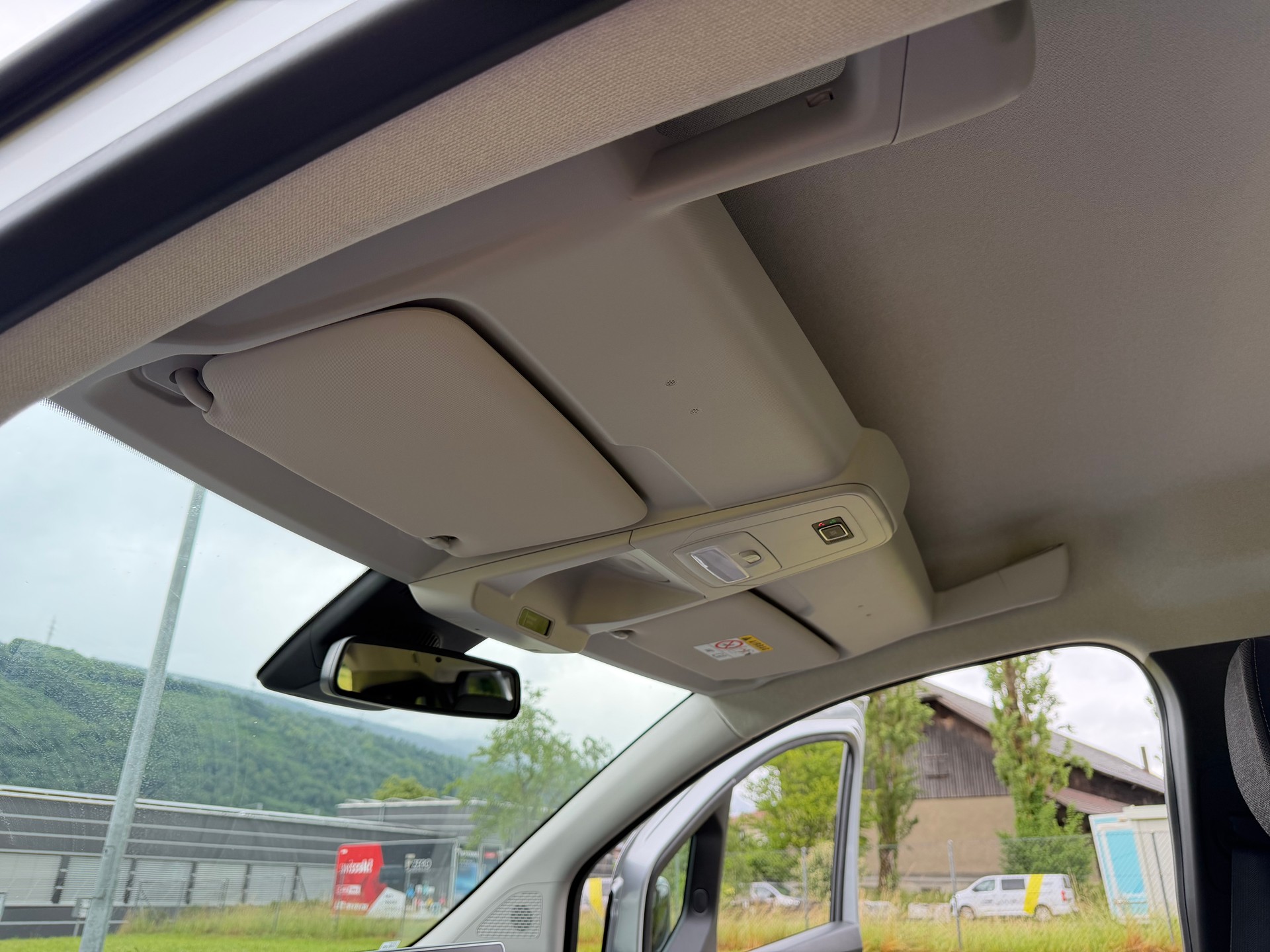 RENAULT "GRAND KANGOO" 1.3 TCe 130 PF TECHNO EDC. CH WAGEN. AUTOMAT. MIT 7 SITZE. LANGER RADSTAND. NUR 6`800 KM !!-image-19