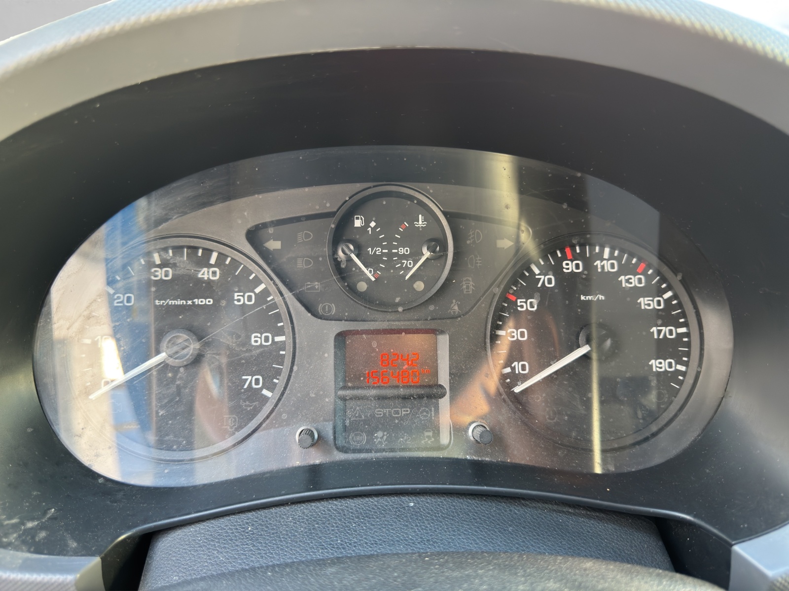 PEUGEOT Partner 1.6 e-HDI Urban Pack-image-10