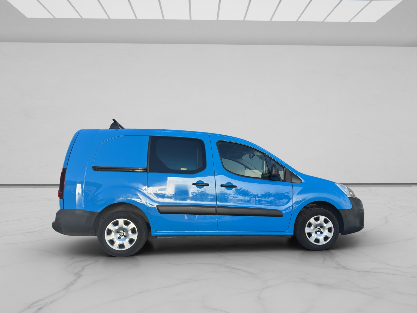 PEUGEOT Partner 1.6 e-HDI Urban Pack-image-6