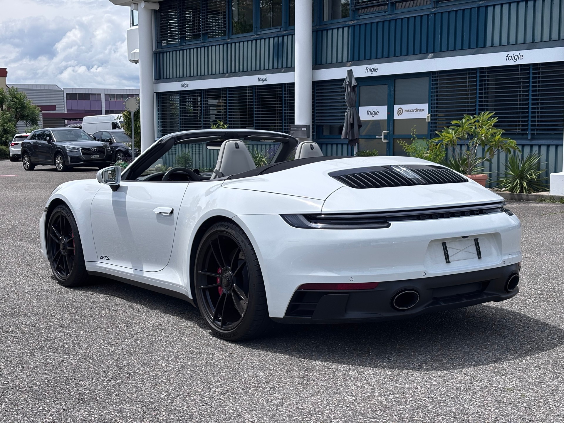 PORSCHE 911 Carrera 4 GTS Cabriolet PDK-image-11