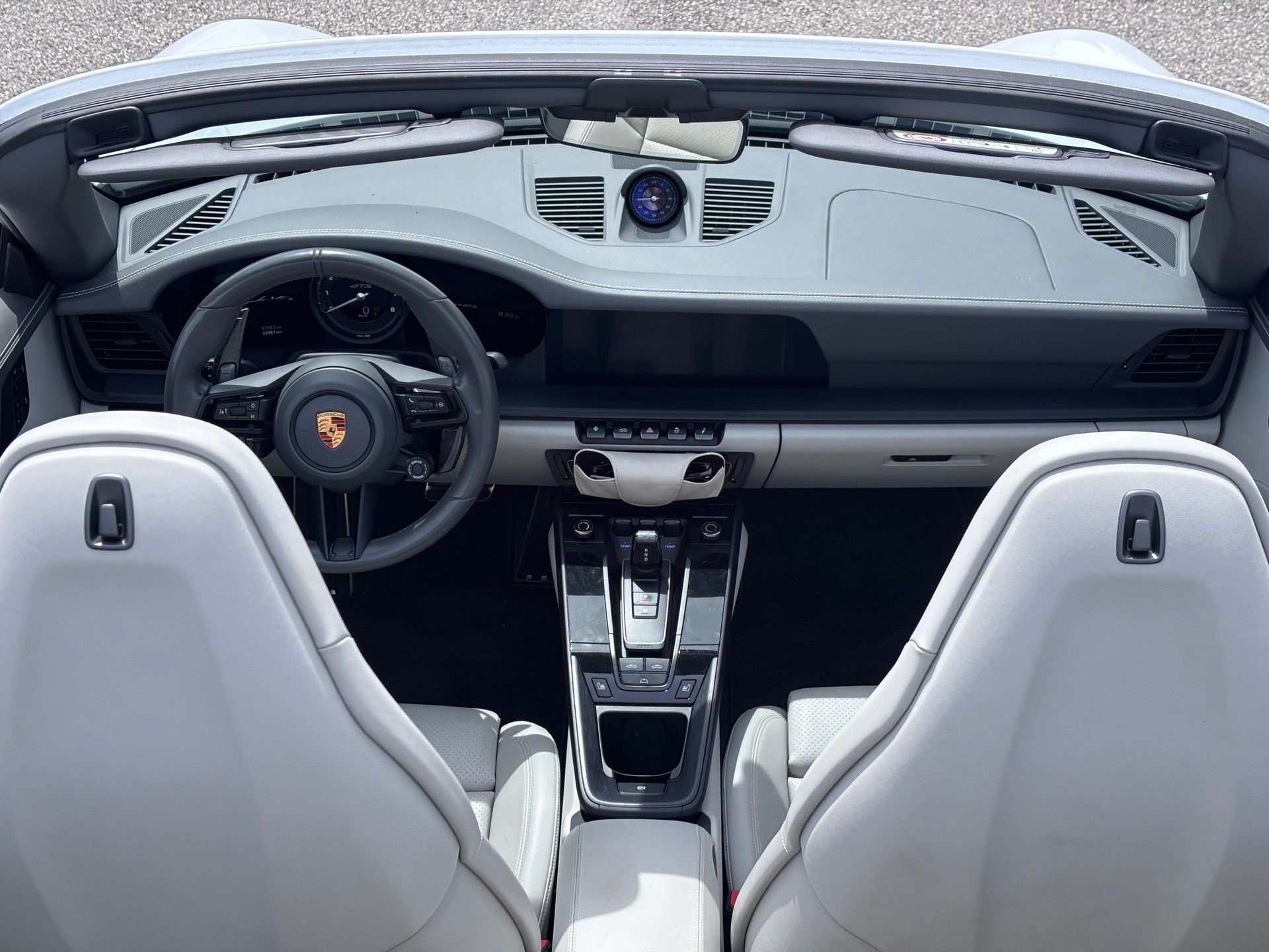 PORSCHE 911 Carrera 4 GTS Cabriolet PDK-image-19