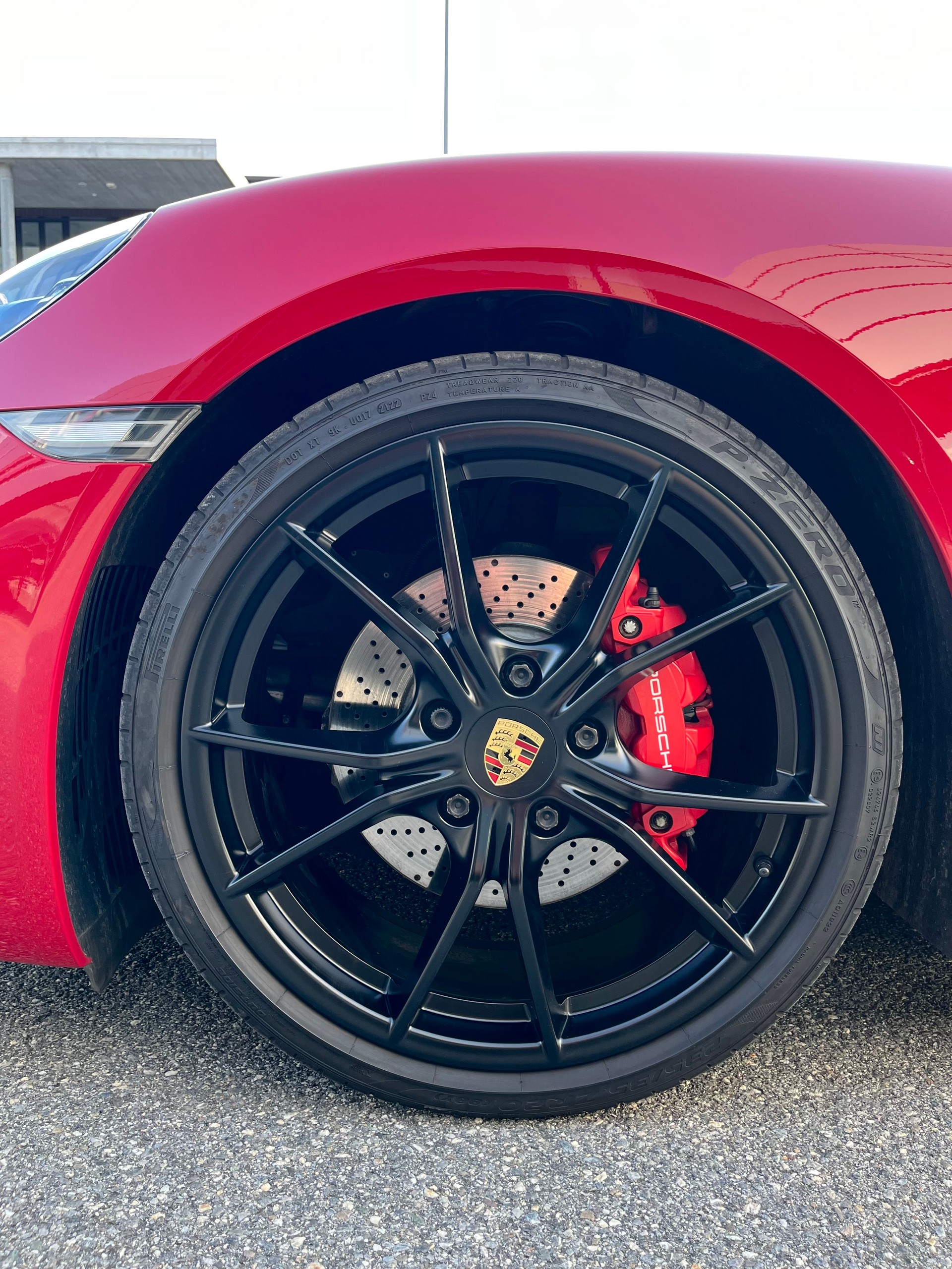 PORSCHE 2.5 GTS PDK mit Porsche Approved Garantie Karminrot-image-8