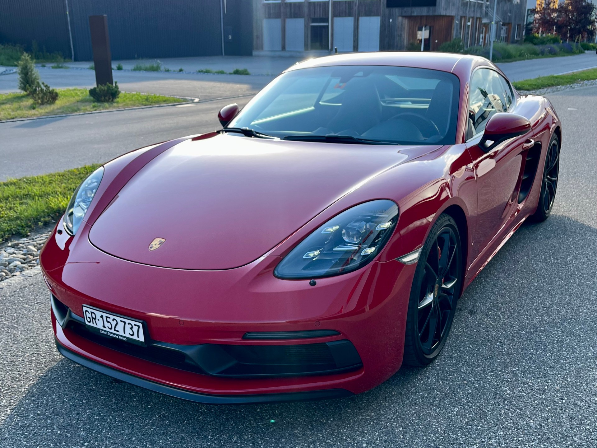 PORSCHE 2.5 GTS PDK mit Porsche Approved Garantie Karminrot-image-6