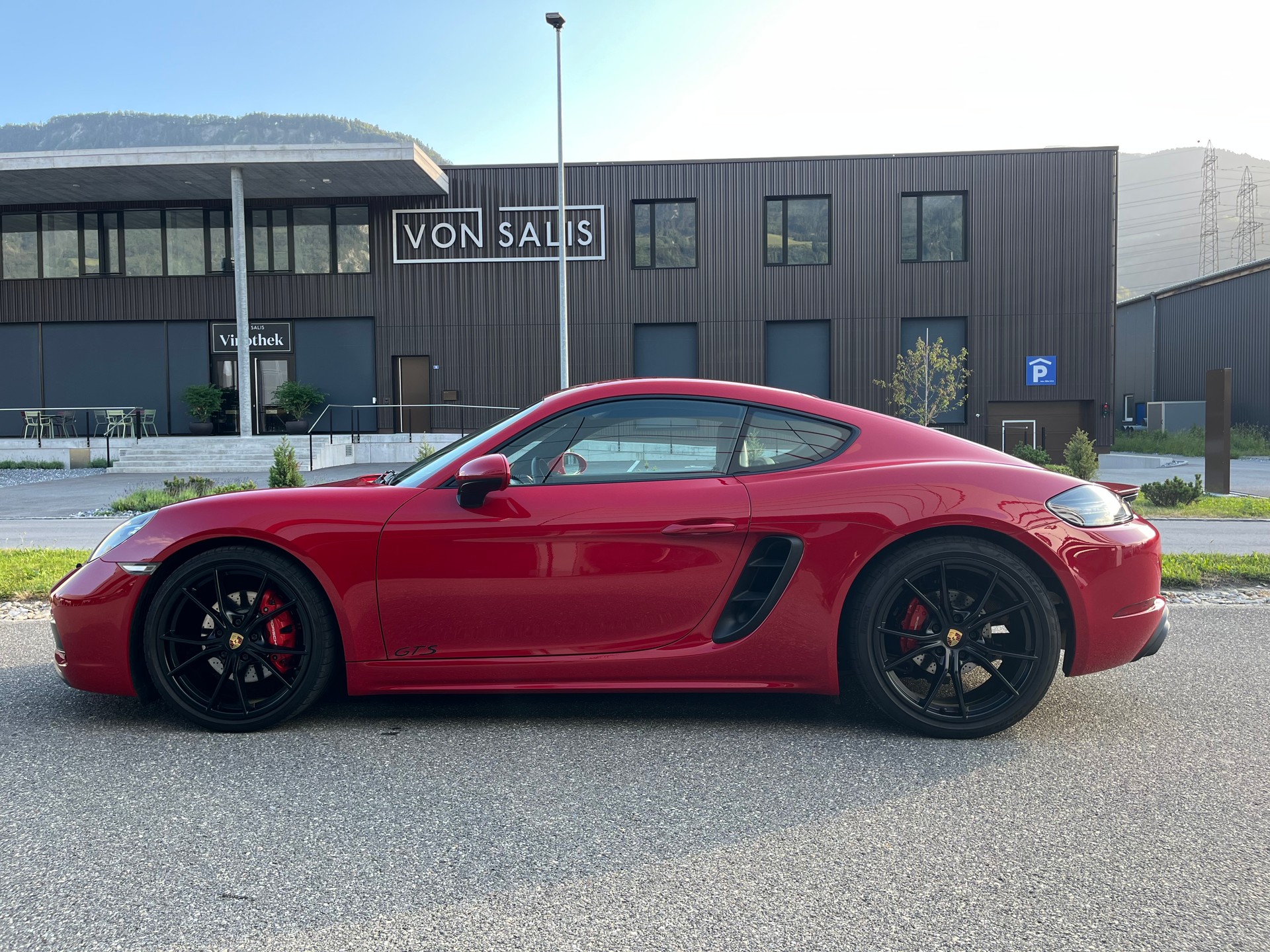 PORSCHE 2.5 GTS PDK mit Porsche Approved Garantie Karminrot-image-5