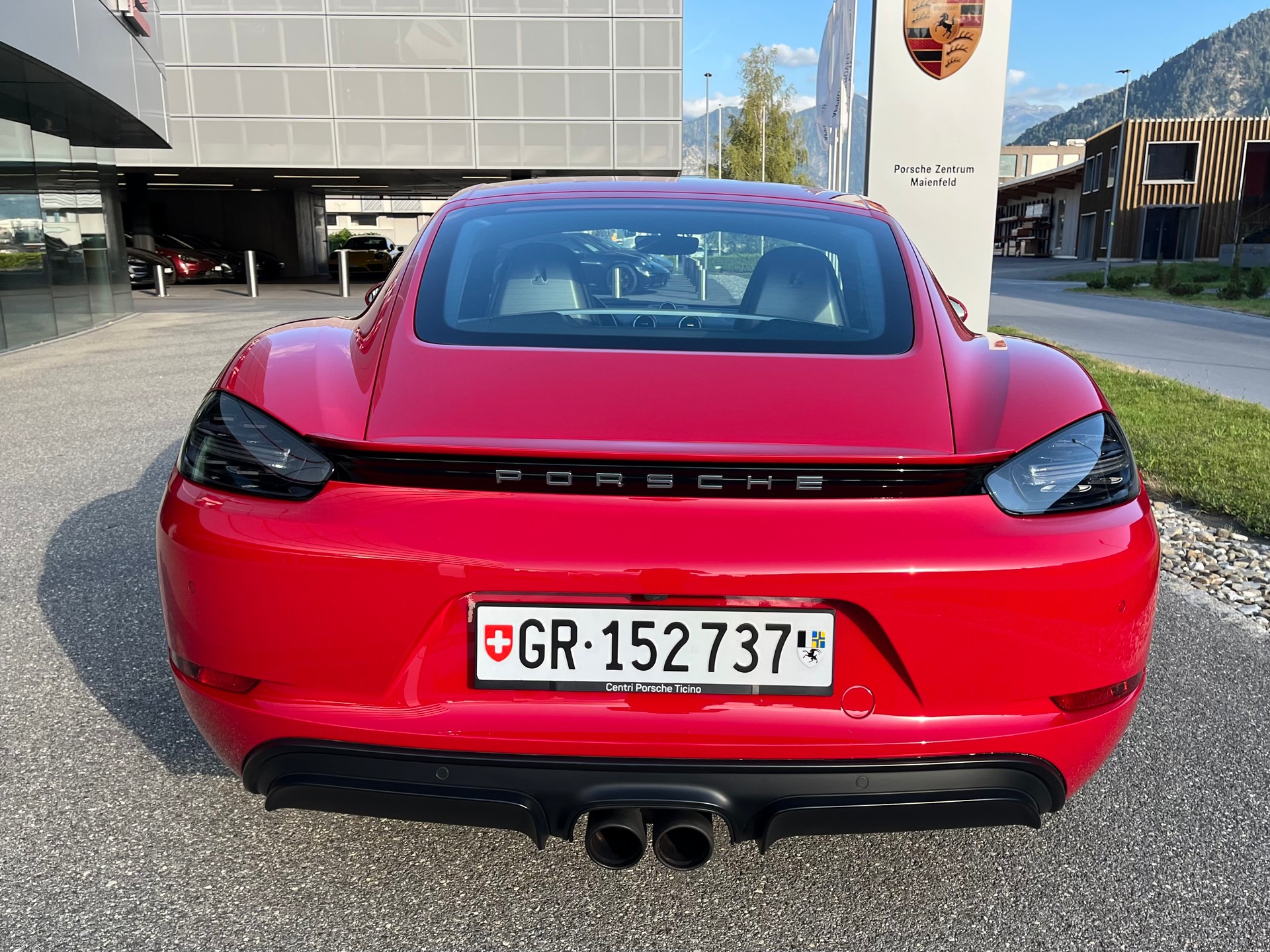 PORSCHE 2.5 GTS PDK mit Porsche Approved Garantie Karminrot-image-4