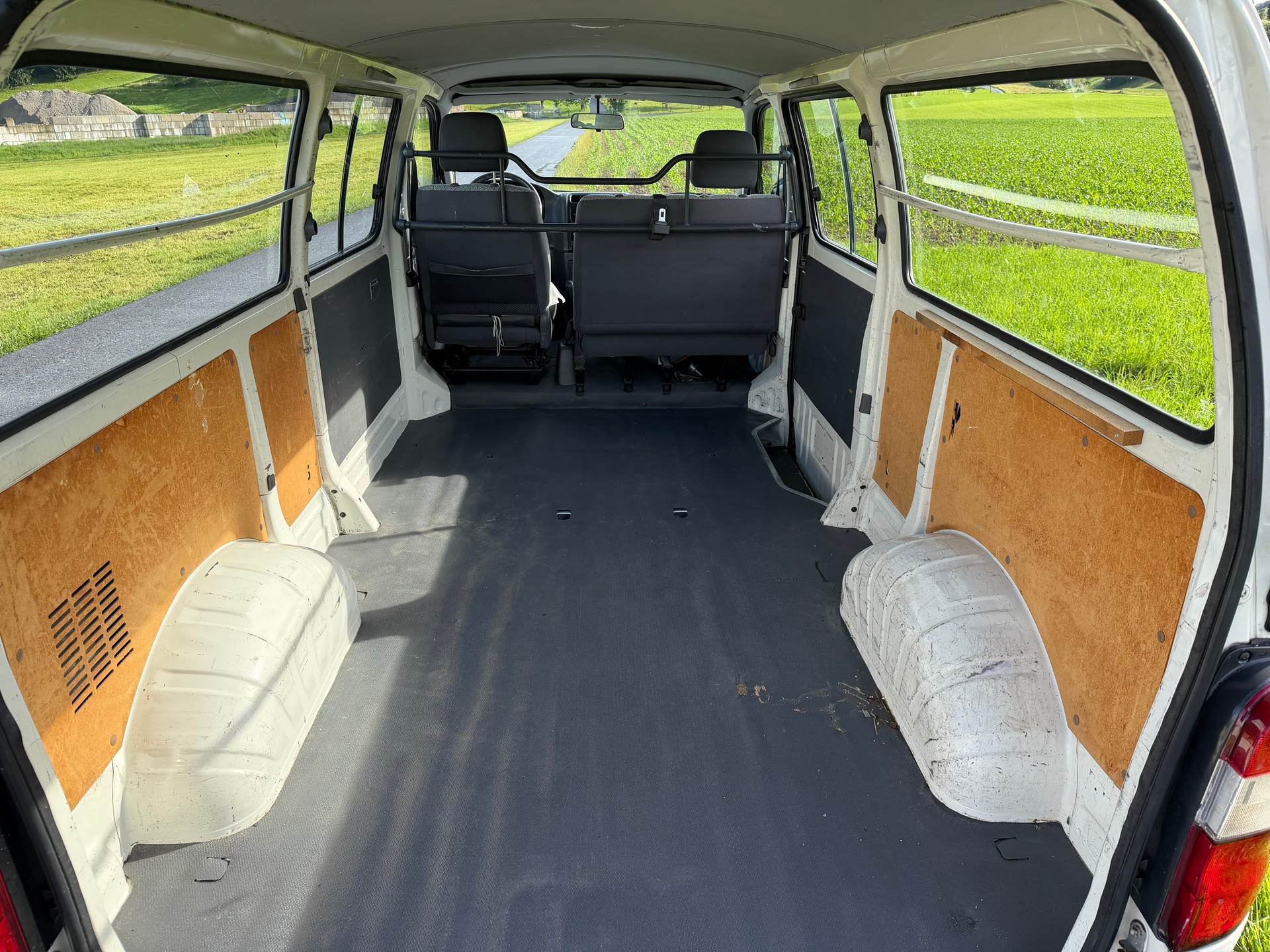TOYOTA Hiace 2.7 Van LWB-image-7