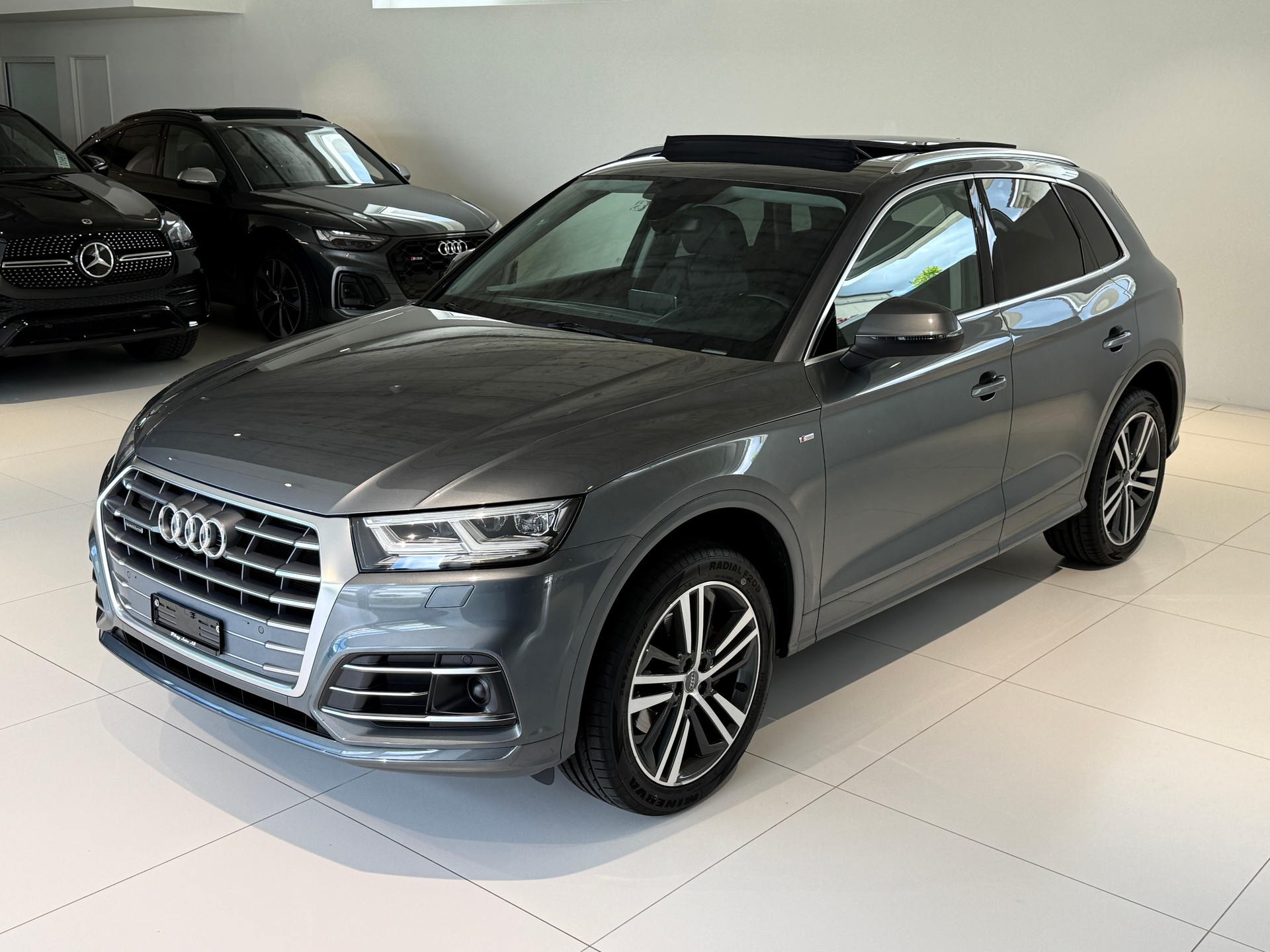 AUDI Q5 40 TDI sport S-Line quattro S-tronic ***Panoramadach***S-Line***190PS***Distanzregler***Matrix***-image-2