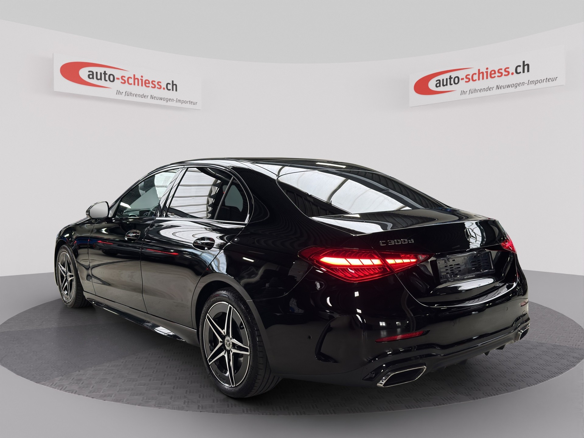 MERCEDES-BENZ C 300 d AMG Line Night-image-2