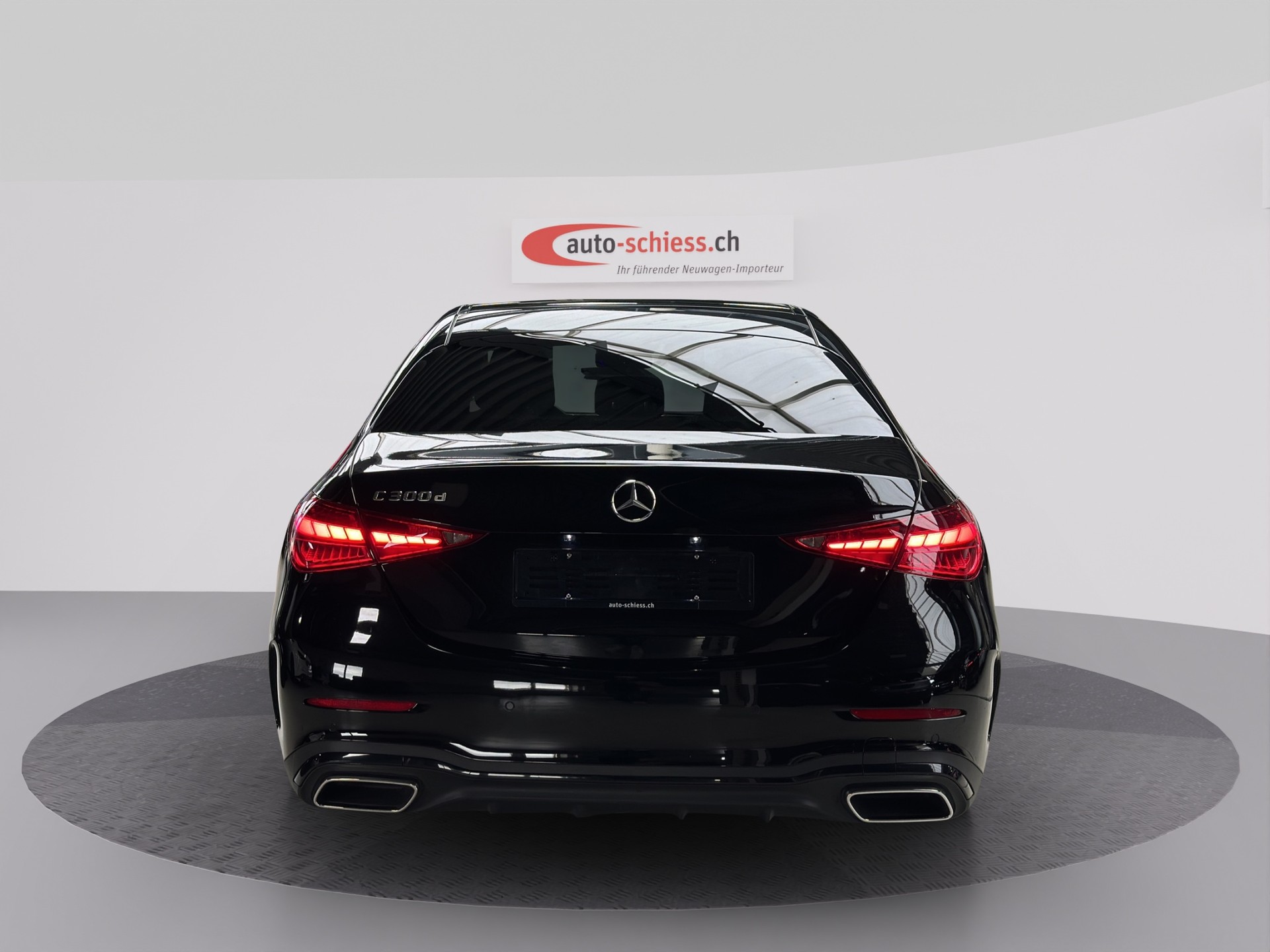 MERCEDES-BENZ C 300 d AMG Line Night-image-3