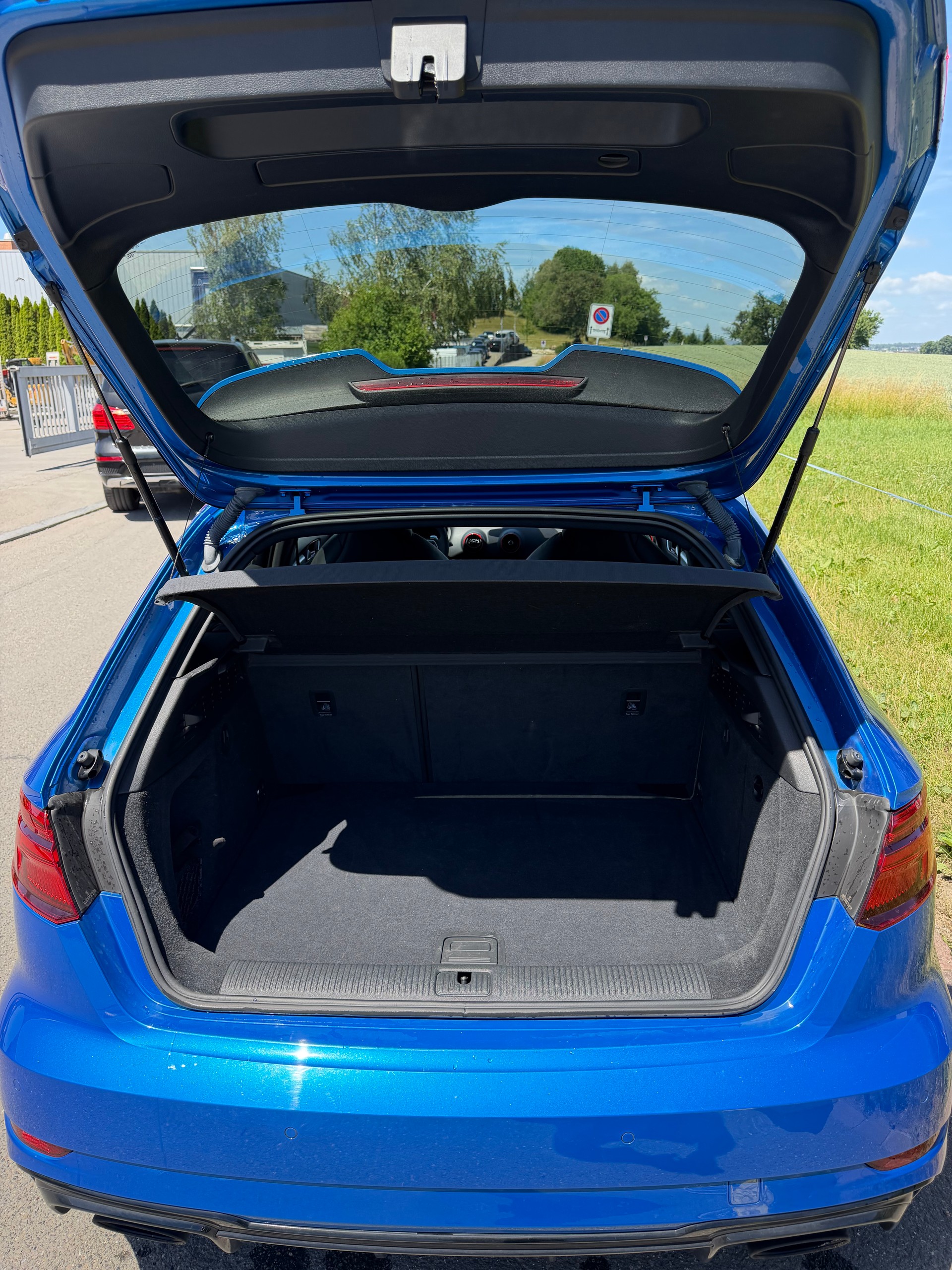 AUDI 2.5 T FSI quattro S-Tronic-image-3