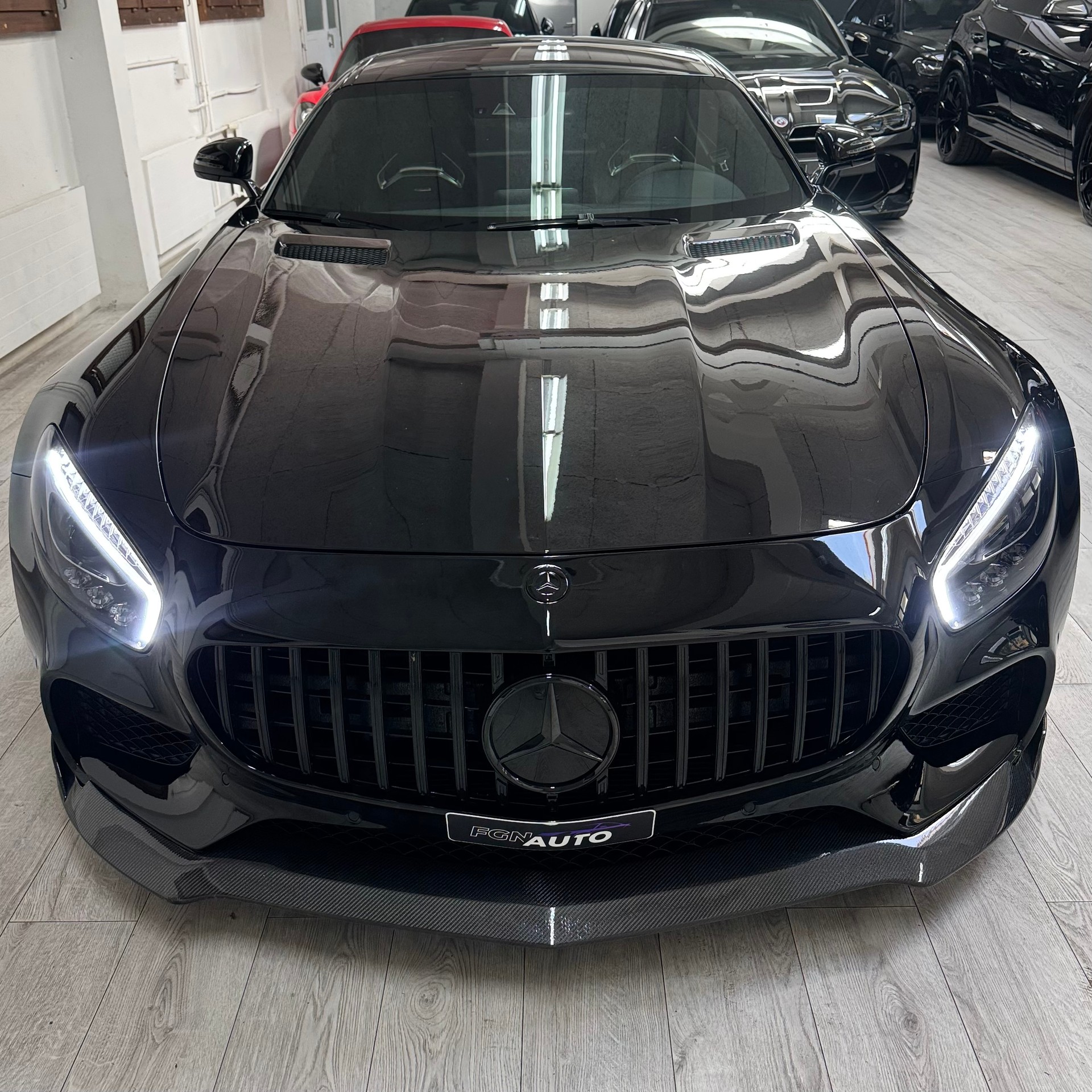 MERCEDES-BENZ AMG GT S Speedshift DCT-image-2