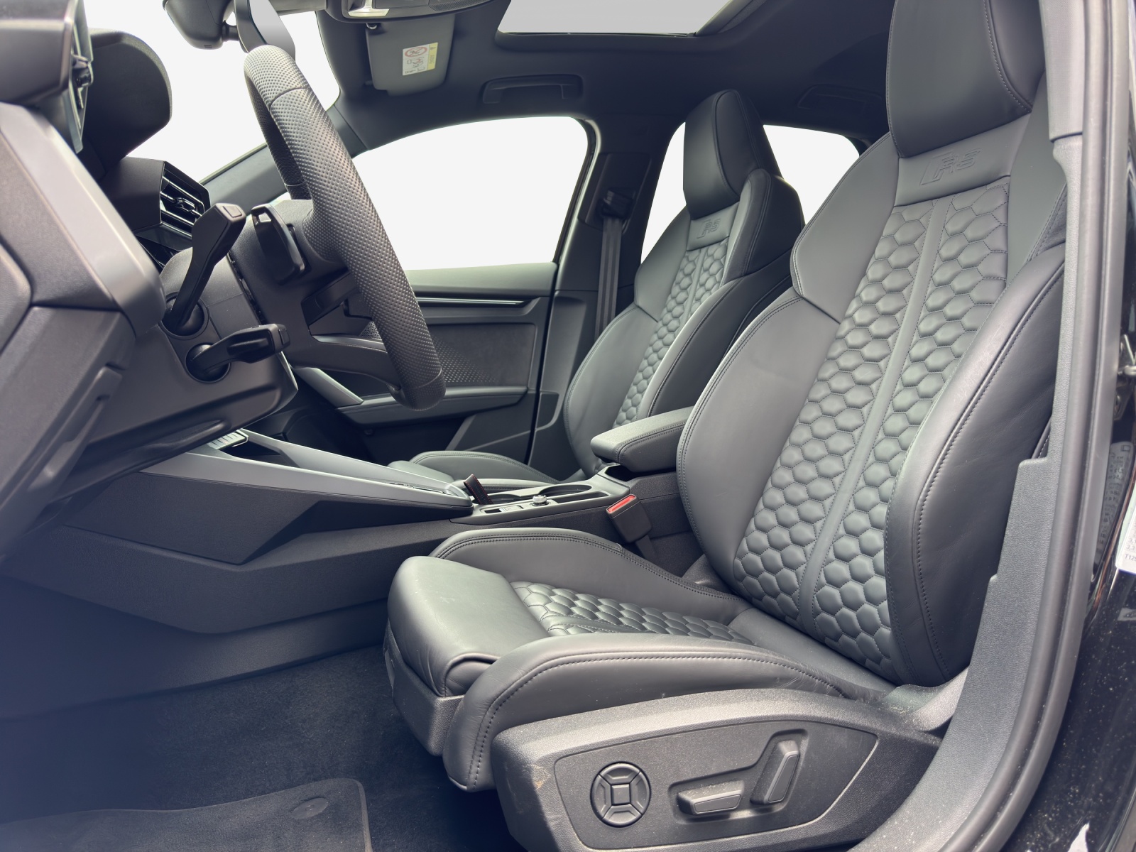 AUDI RS3 Sportback 2.5 TSI quattro S-tronic-image-7
