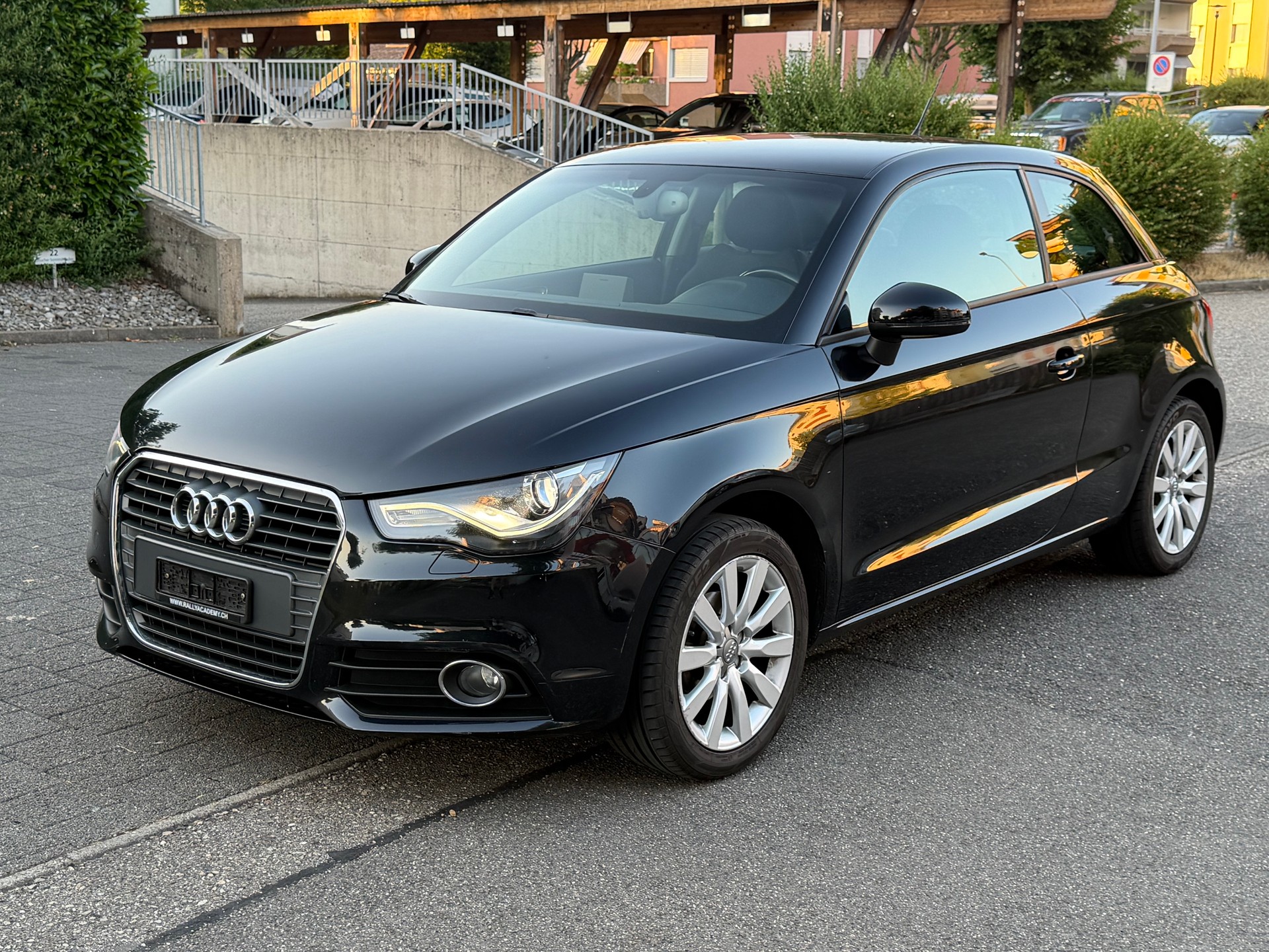 AUDI A1 1.2 TFSI Attraction-image-0