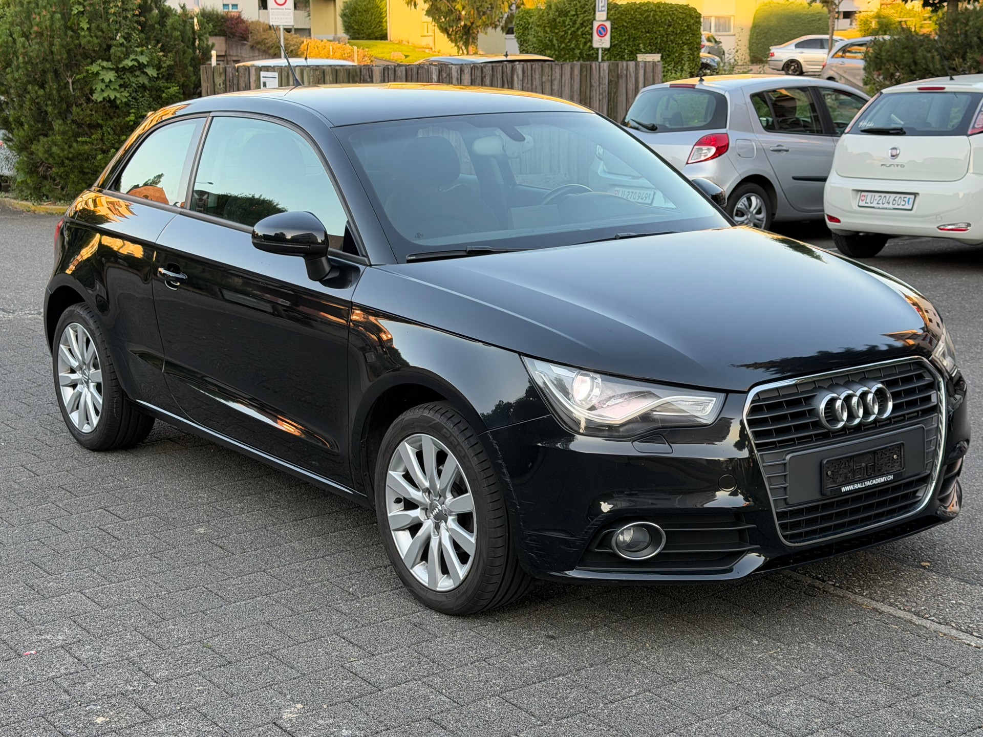 AUDI A1 1.2 TFSI Attraction-image-4