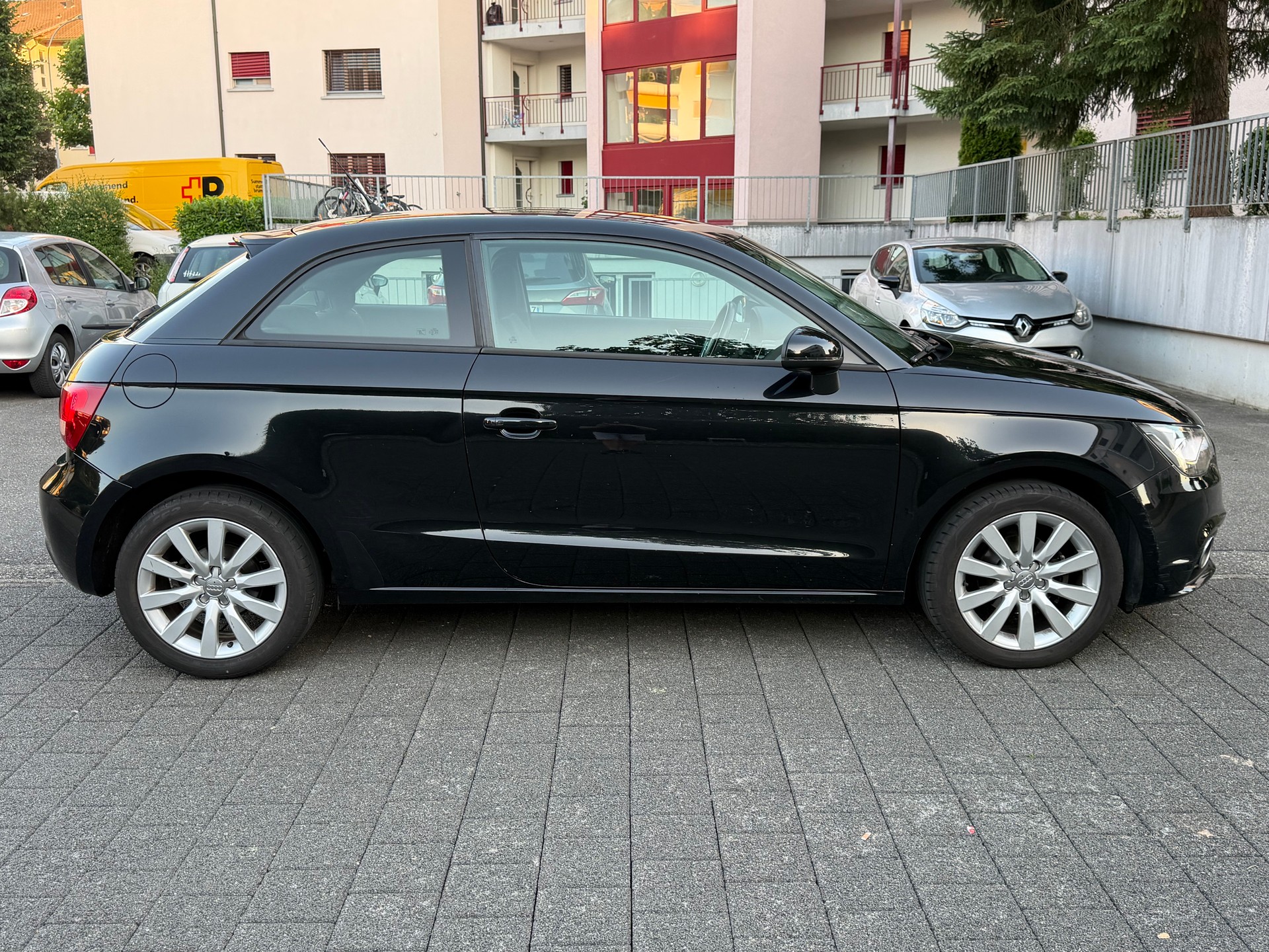 AUDI A1 1.2 TFSI Attraction-image-5
