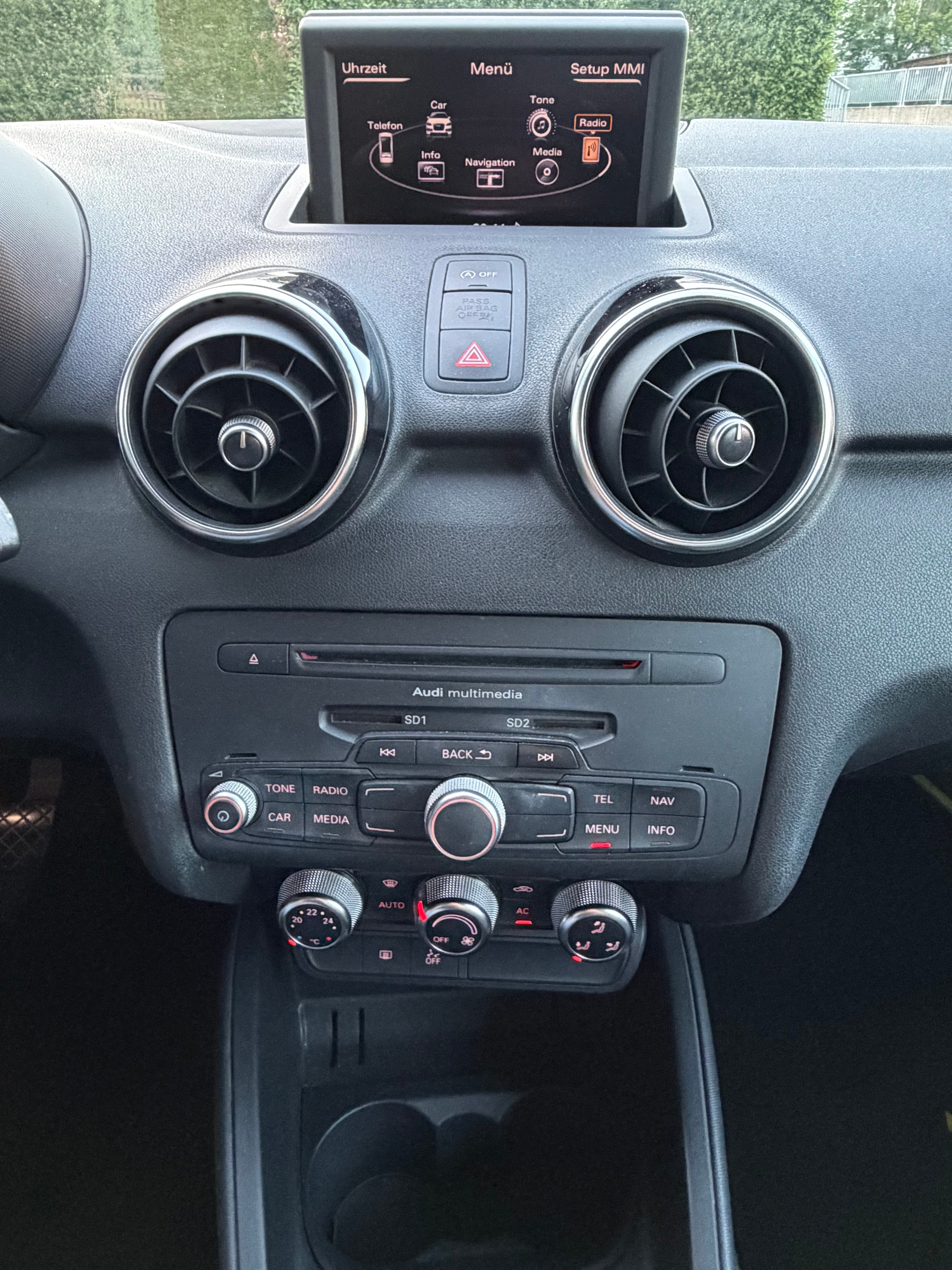 AUDI A1 1.2 TFSI Attraction-image-11