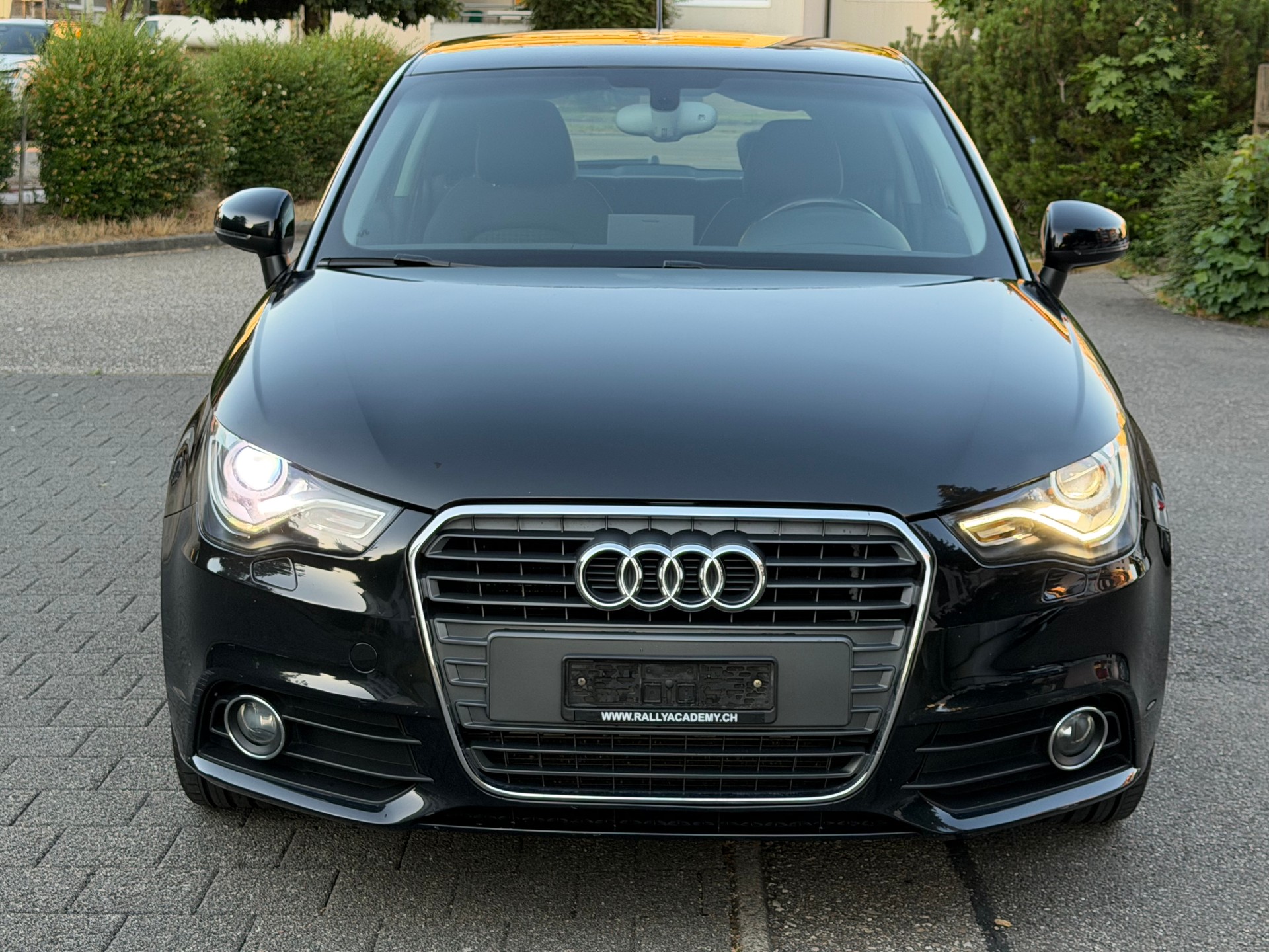 AUDI A1 1.2 TFSI Attraction-image-3