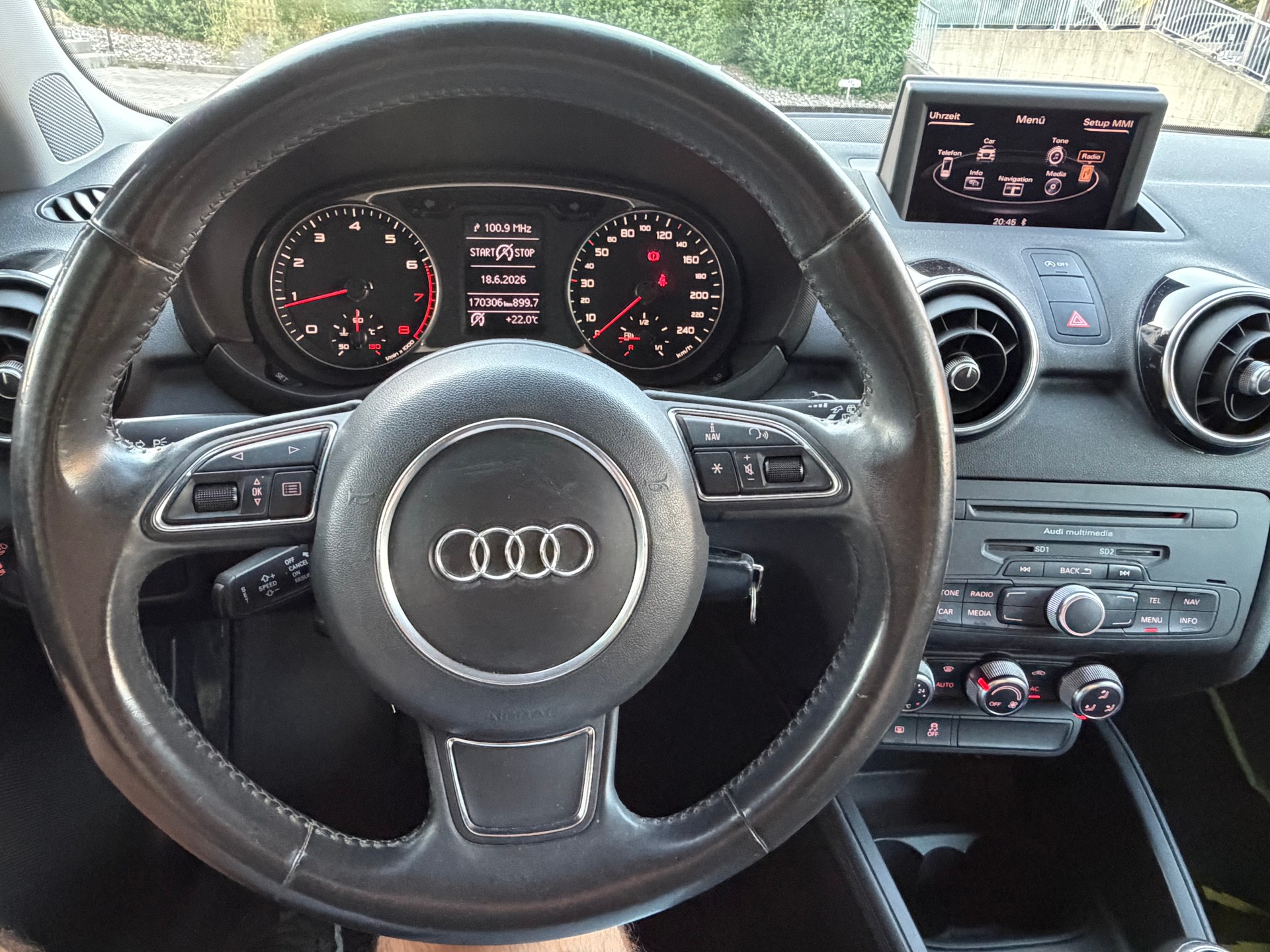 AUDI A1 1.2 TFSI Attraction-image-10