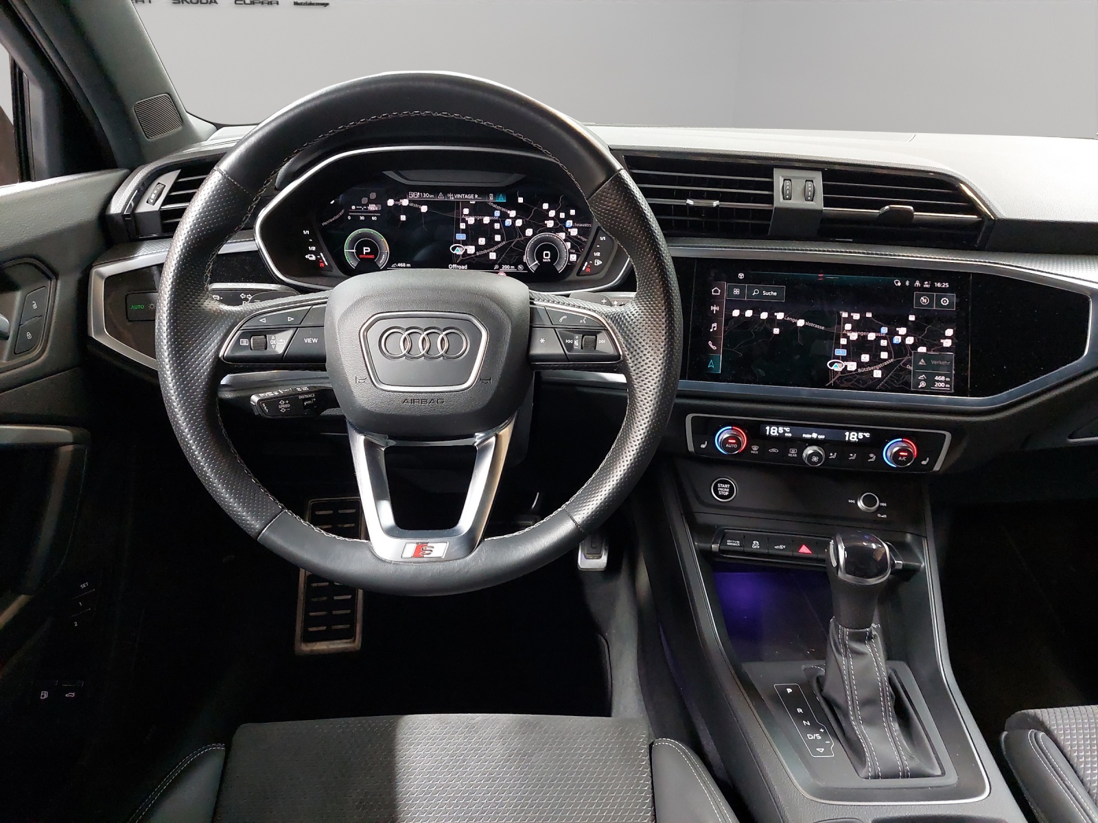 AUDI Q3 45 TFSI e S line S-tronic-image-6