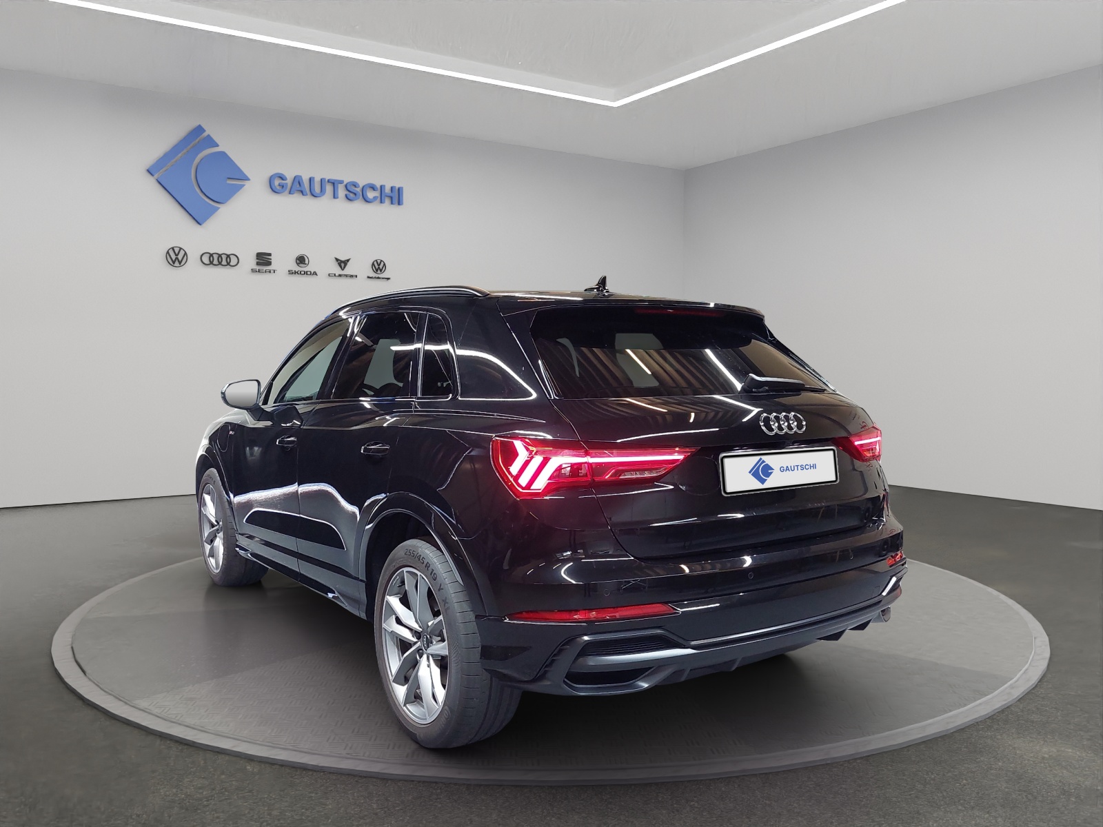 AUDI Q3 45 TFSI e S line S-tronic-image-2