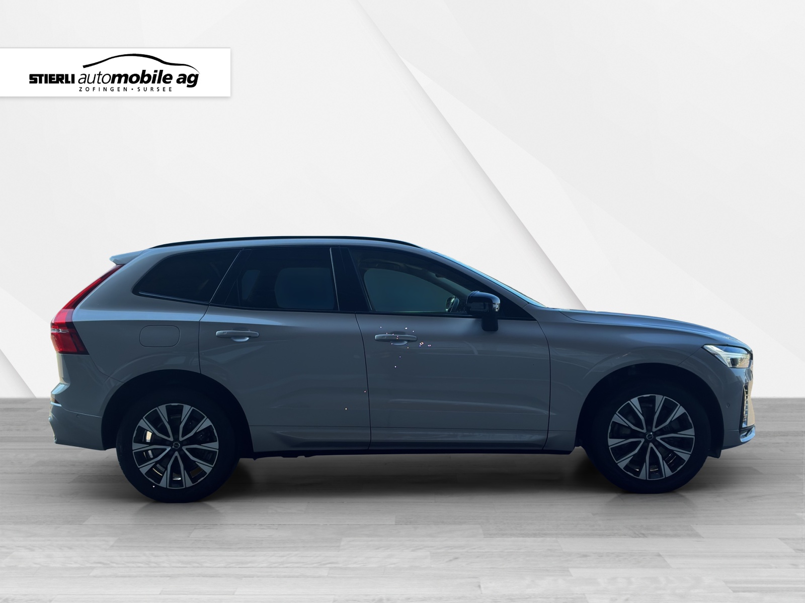 VOLVO XC60 2.0 B4 MH Plus Dark AWD-image-3