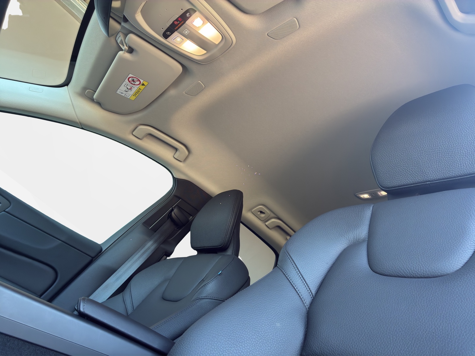 VOLVO XC60 2.0 B4 MH Plus Dark AWD-image-20