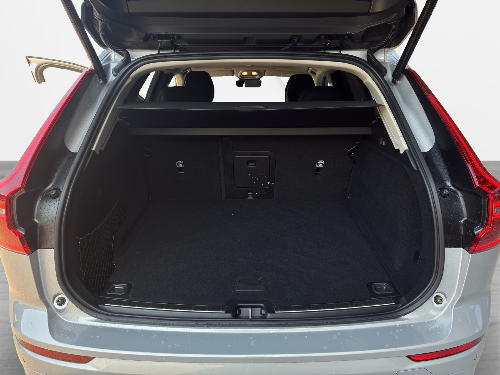 VOLVO XC60 2.0 B4 MH Plus Dark AWD-image-14