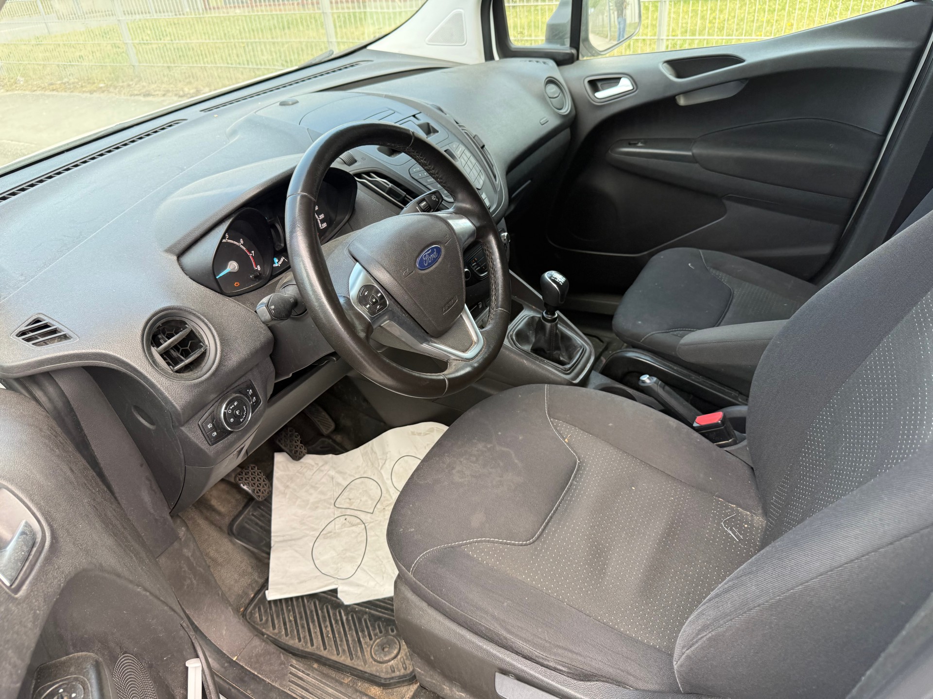 FORD Transit Courier Van 1.0 EcoBoost Ambiente-image-6