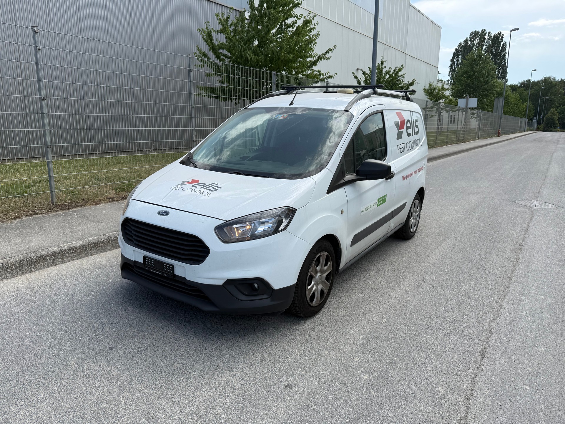 FORD Transit Courier Van 1.0 EcoBoost Ambiente-image-1