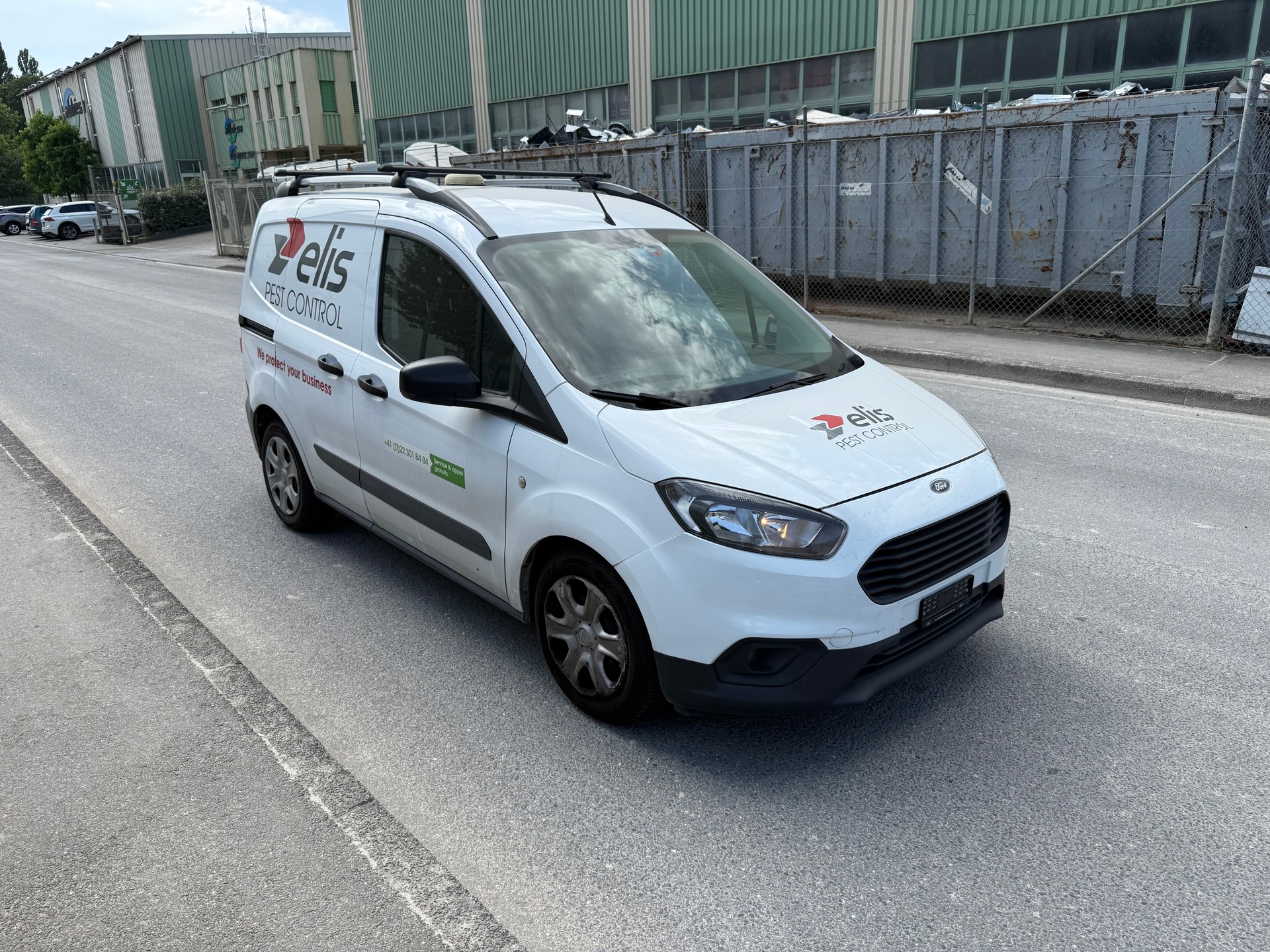 FORD Transit Courier Van 1.0 EcoBoost Ambiente-image-2