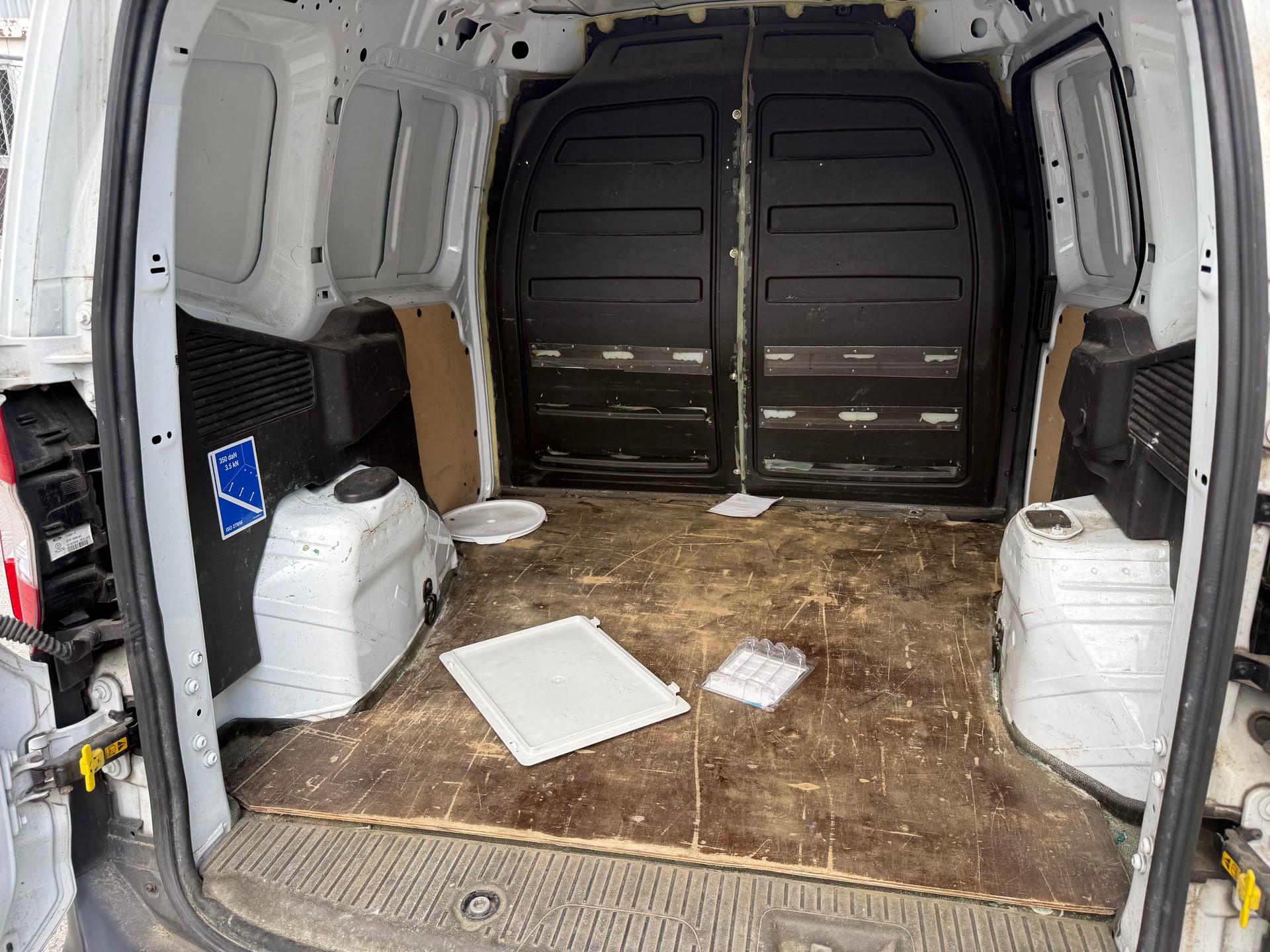 FORD Transit Courier Van 1.0 EcoBoost Ambiente-image-8