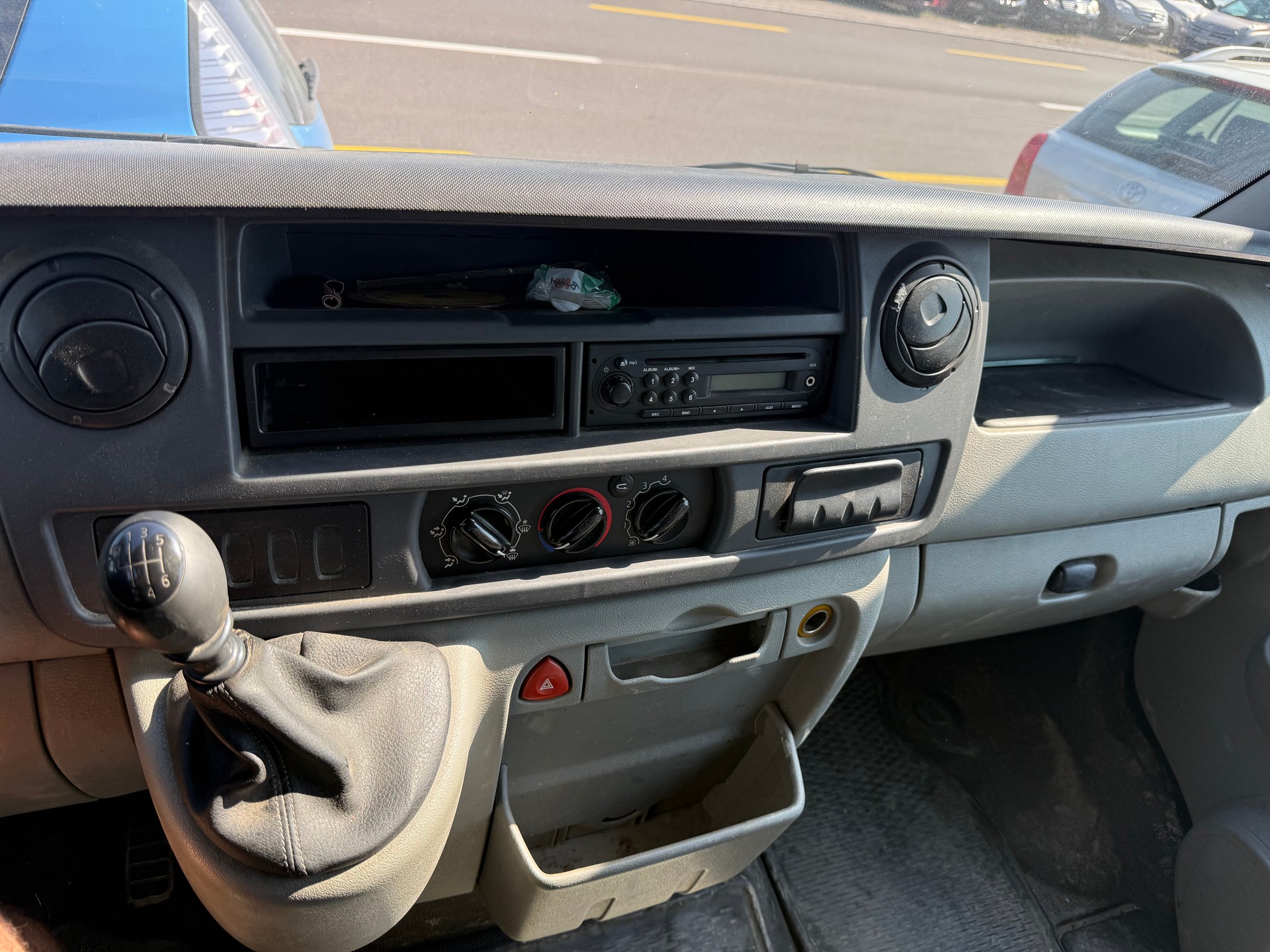 NISSAN Interstar 33 2.5dCi 120 Comfort-image-6