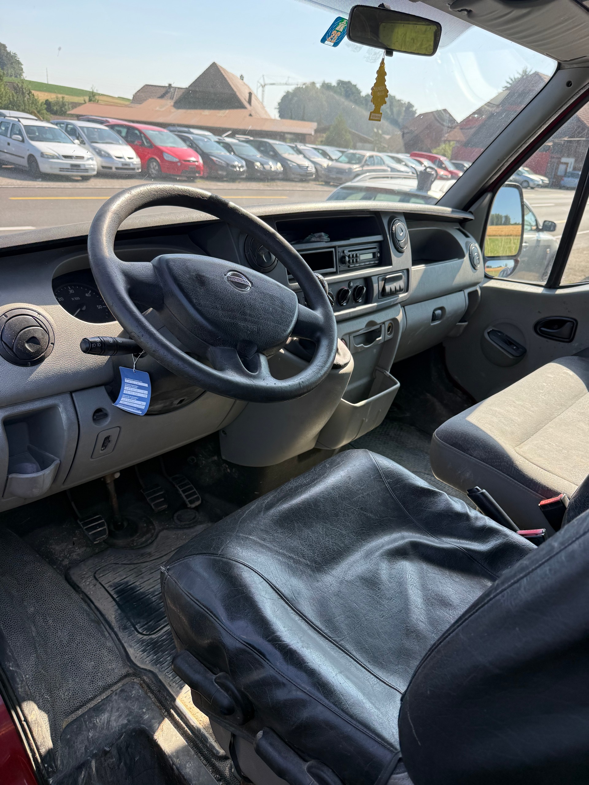 NISSAN Interstar 33 2.5dCi 120 Comfort-image-5