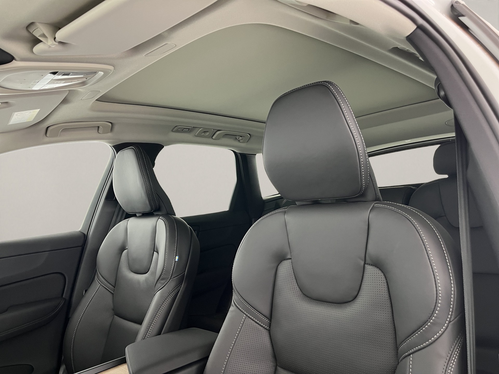 VOLVO XC60 2.0 T8 TE Ultra Dark eAWD-image-16