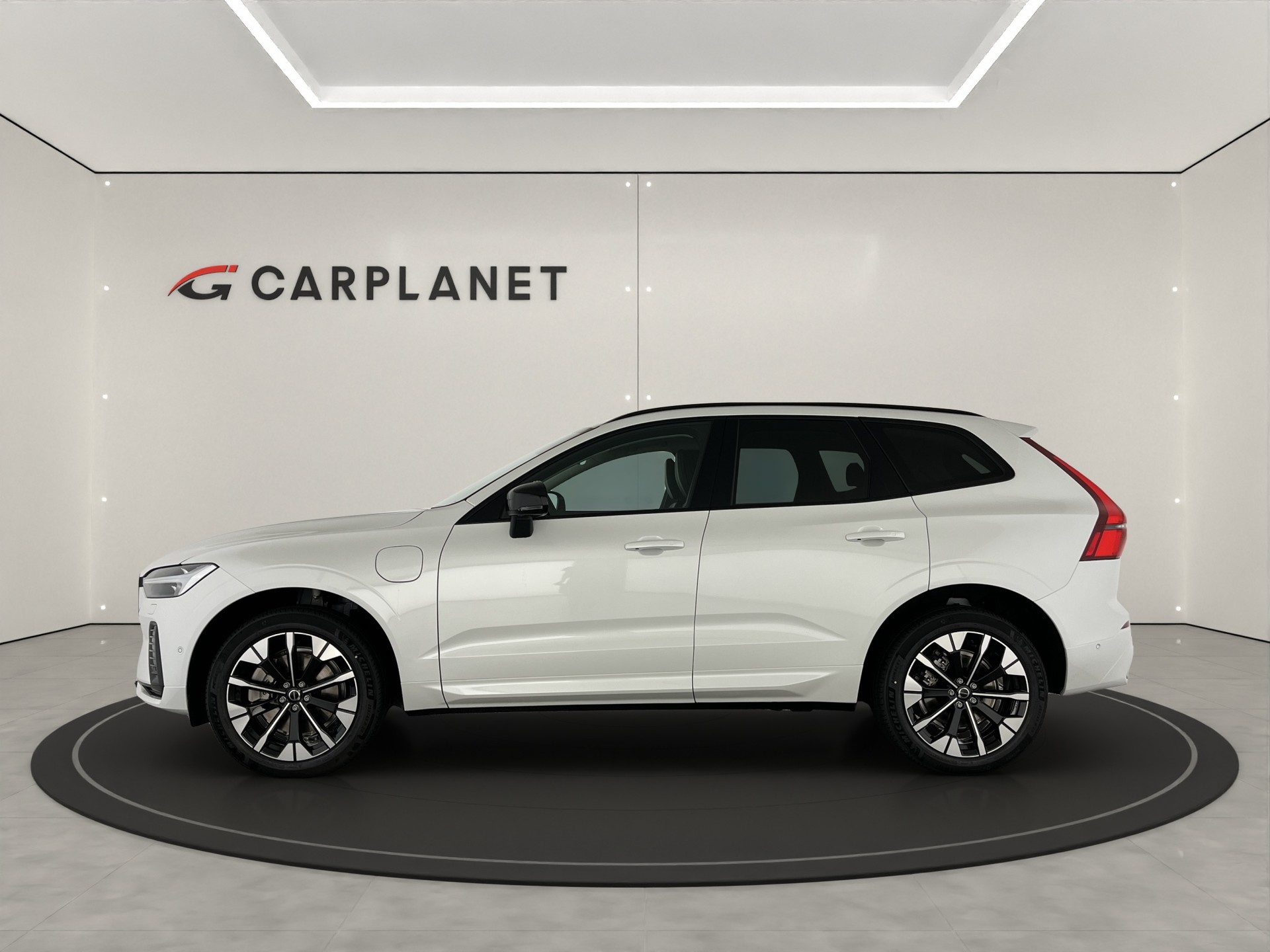 VOLVO XC60 2.0 T8 TE Ultra Dark eAWD-image-2