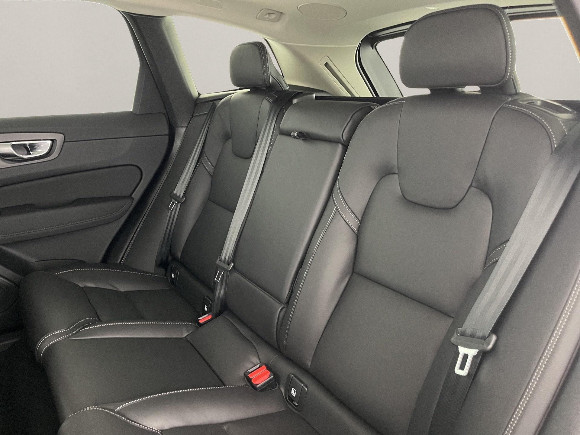 VOLVO XC60 2.0 T8 TE Ultra Dark eAWD-image-17