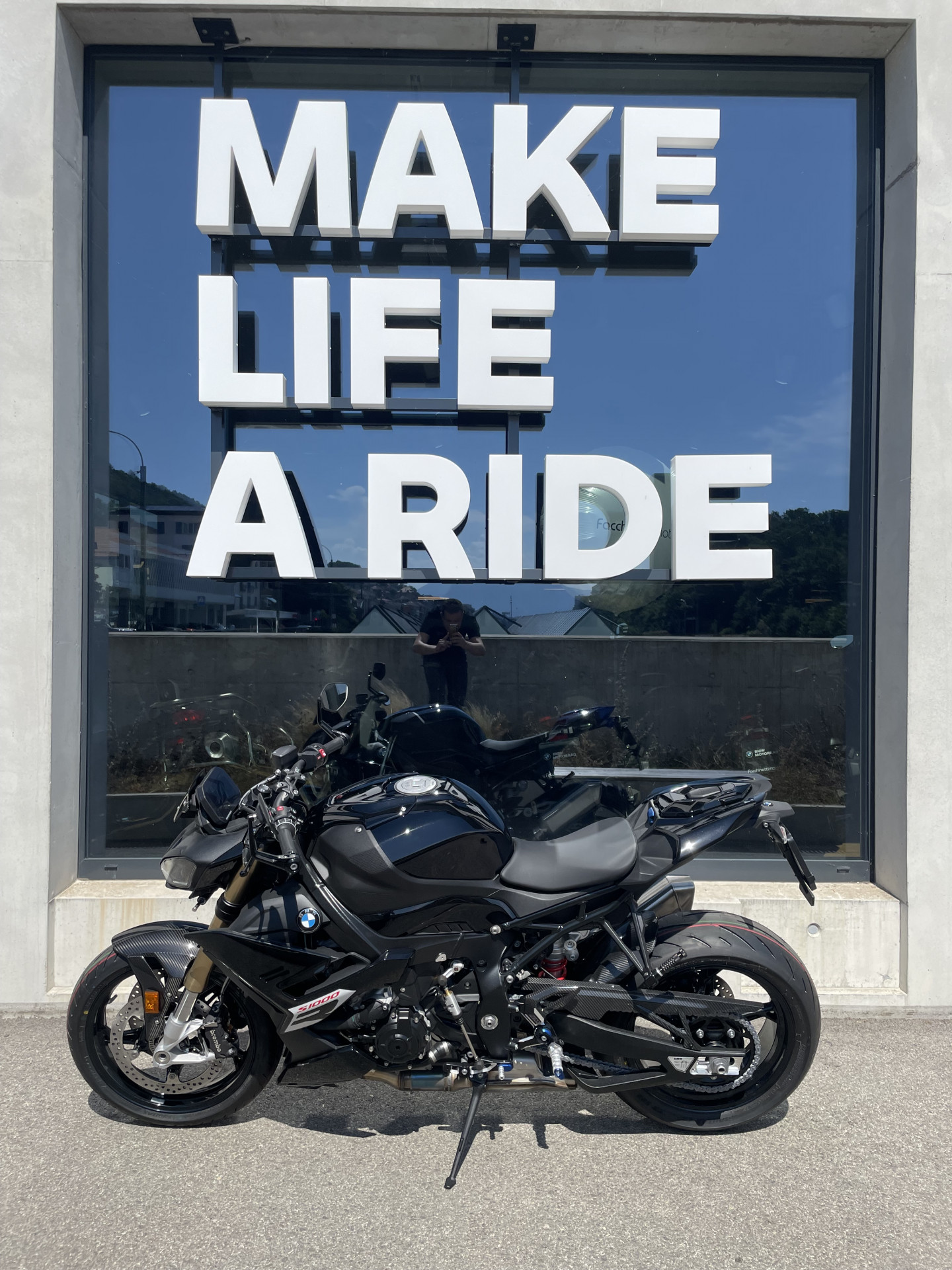 BMW S 1000 R-showroom-element-2