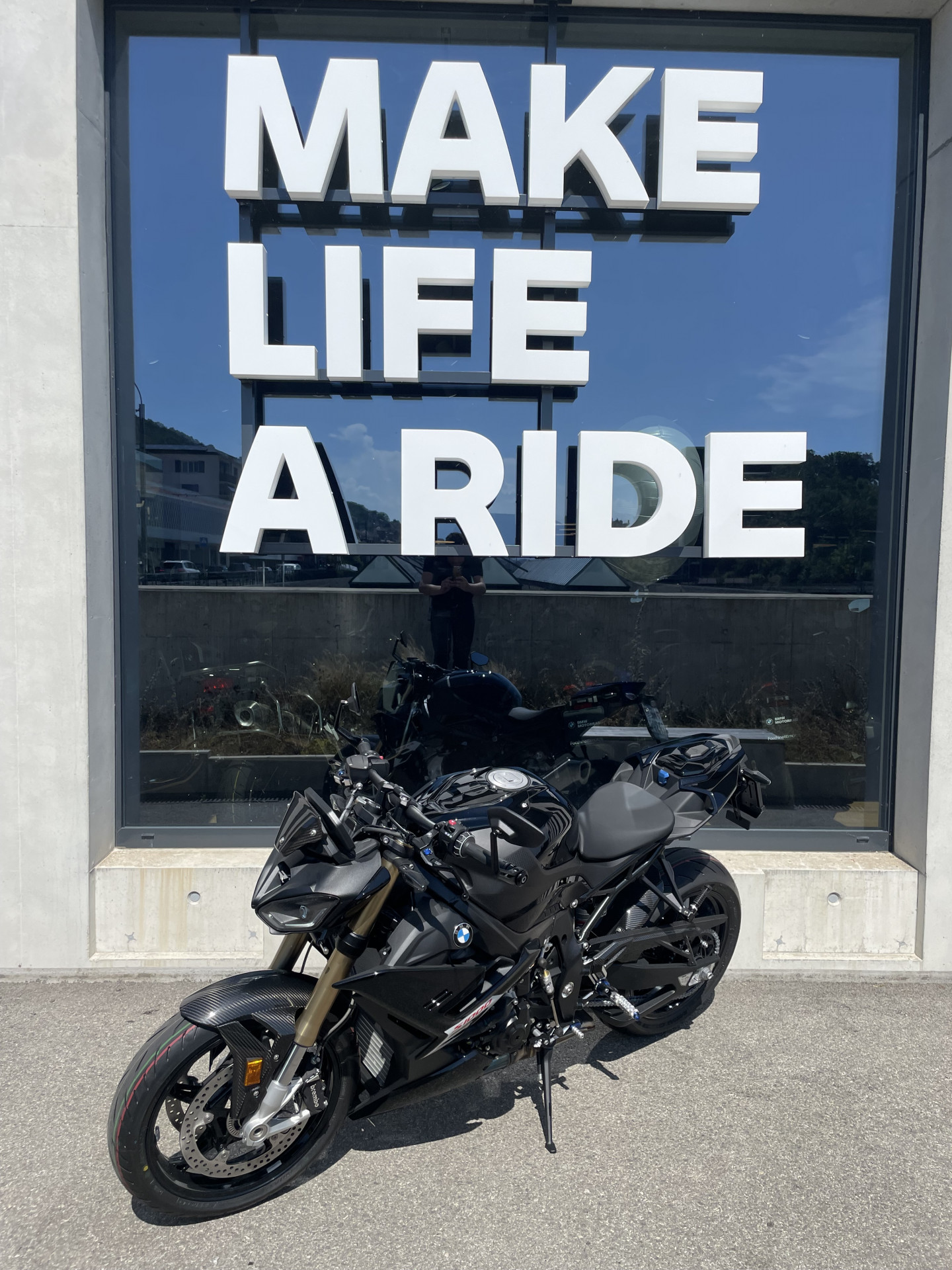 BMW S 1000 R-showroom-element-3