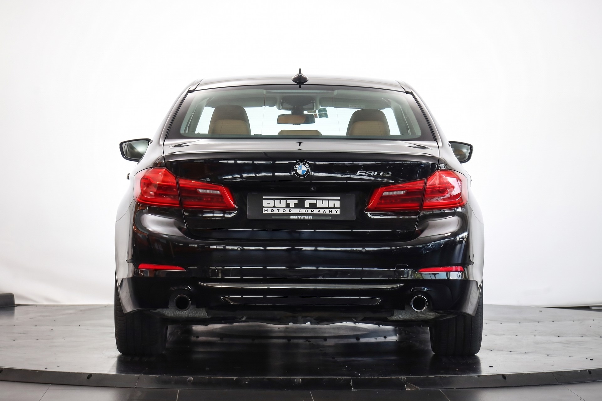 BMW 530e iPerformance Steptronic-image-2
