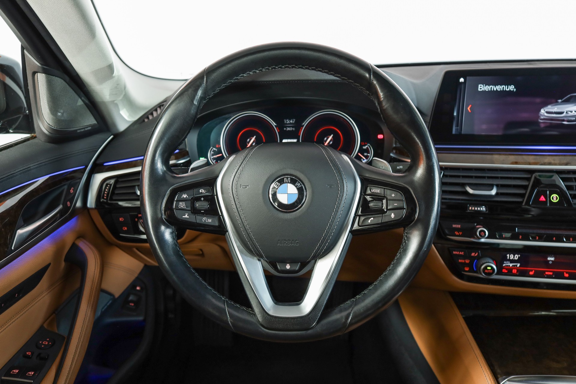 BMW 530e iPerformance Steptronic-image-15