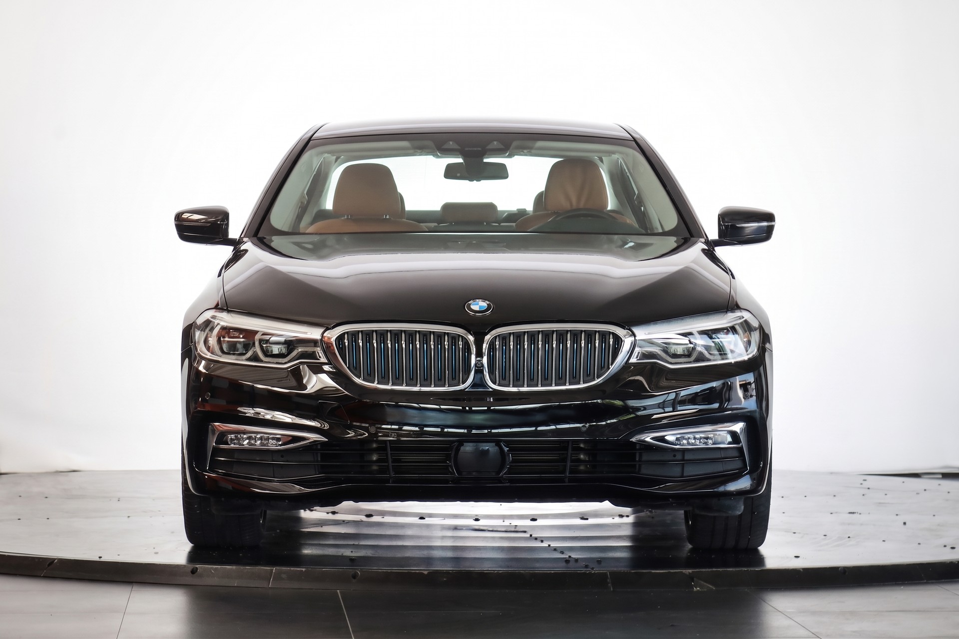 BMW 530e iPerformance Steptronic-image-1