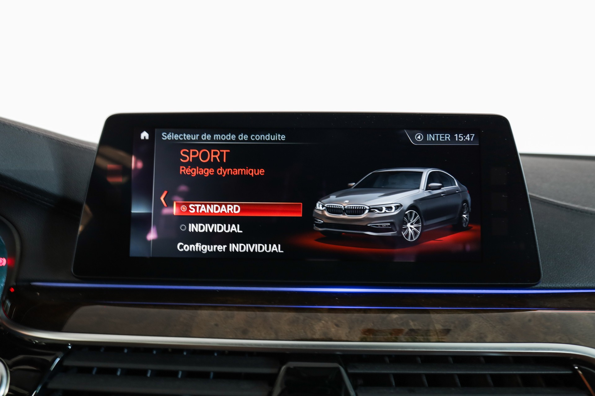 BMW 530e iPerformance Steptronic-image-18