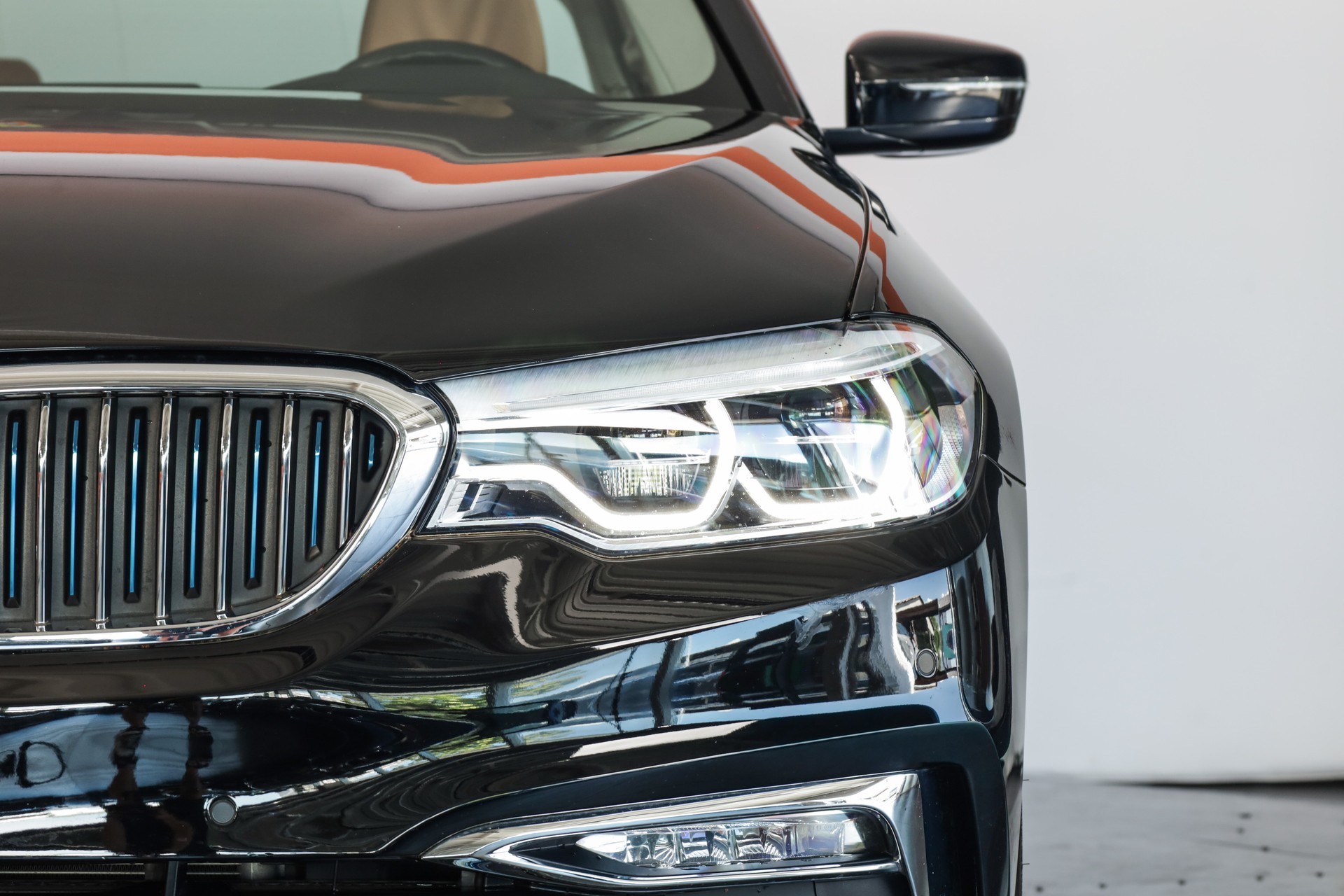 BMW 530e iPerformance Steptronic-image-8
