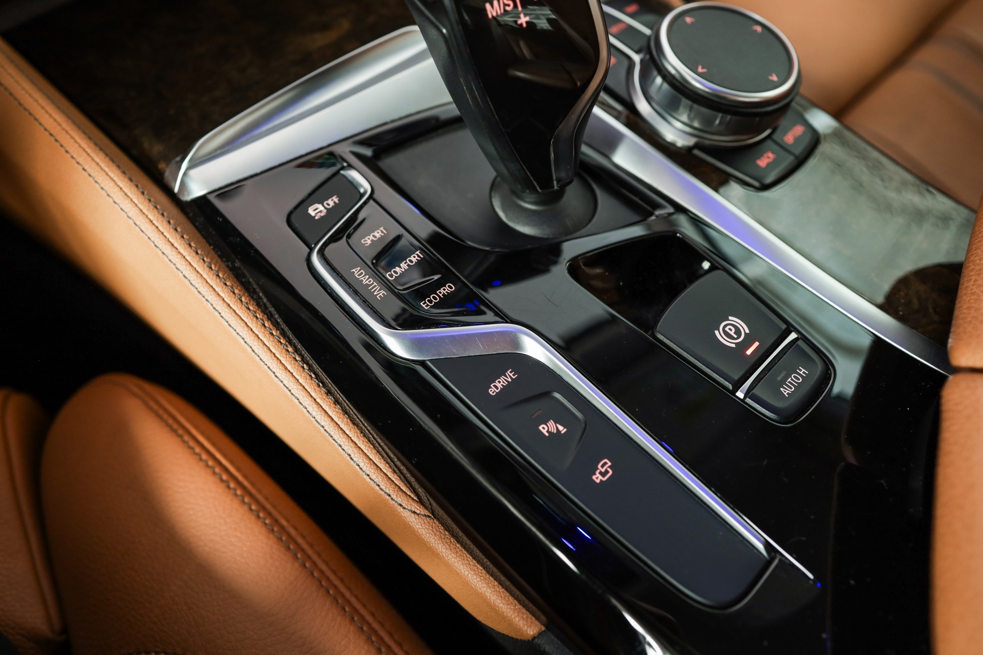 BMW 530e iPerformance Steptronic-image-21