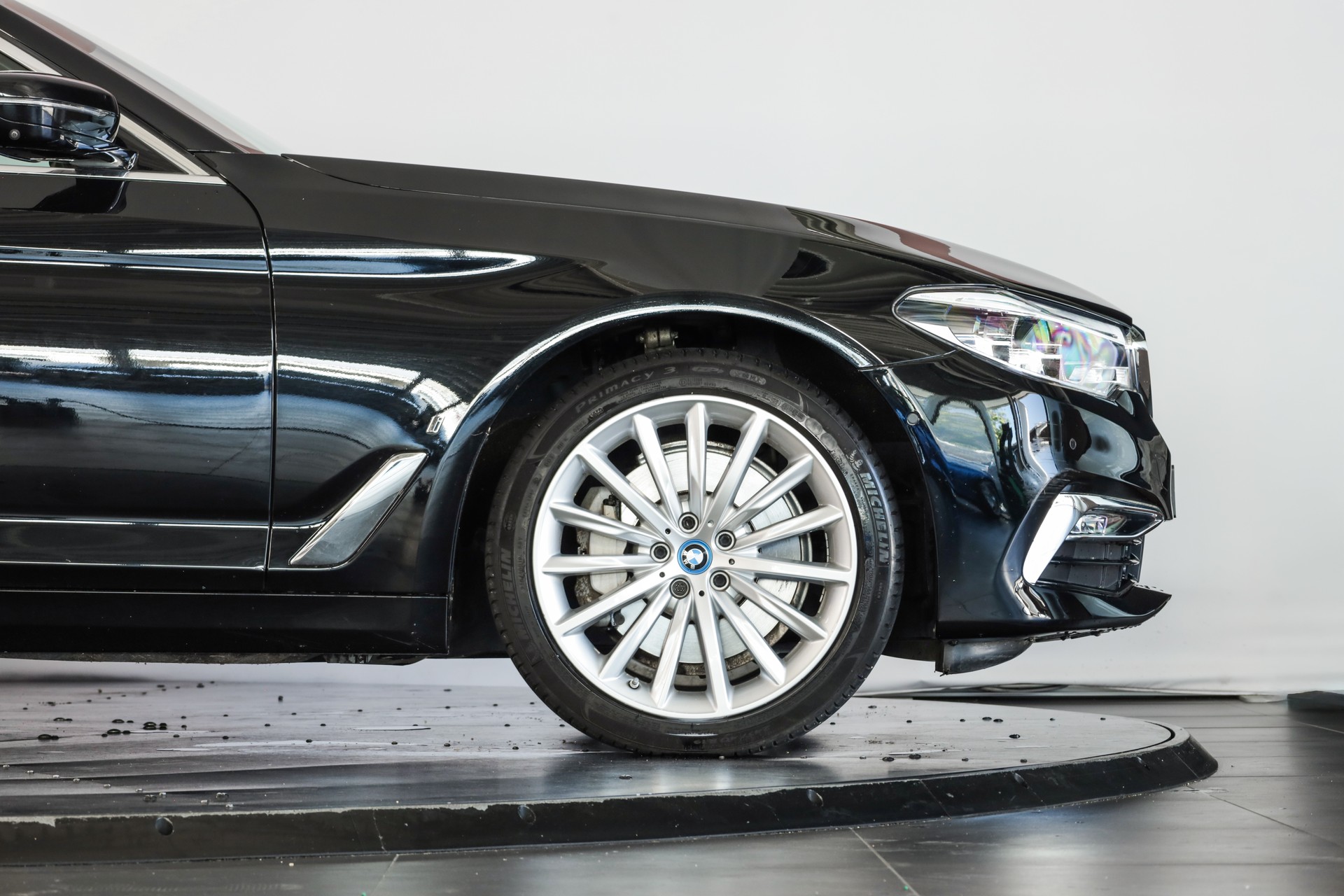 BMW 530e iPerformance Steptronic-image-5
